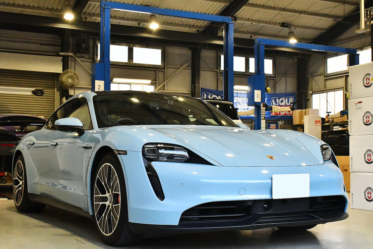 愛知県　名古屋　ポルシェ　タイカン　porsche　Taycan　デジタルインナーミラー　取り付け　カスタム