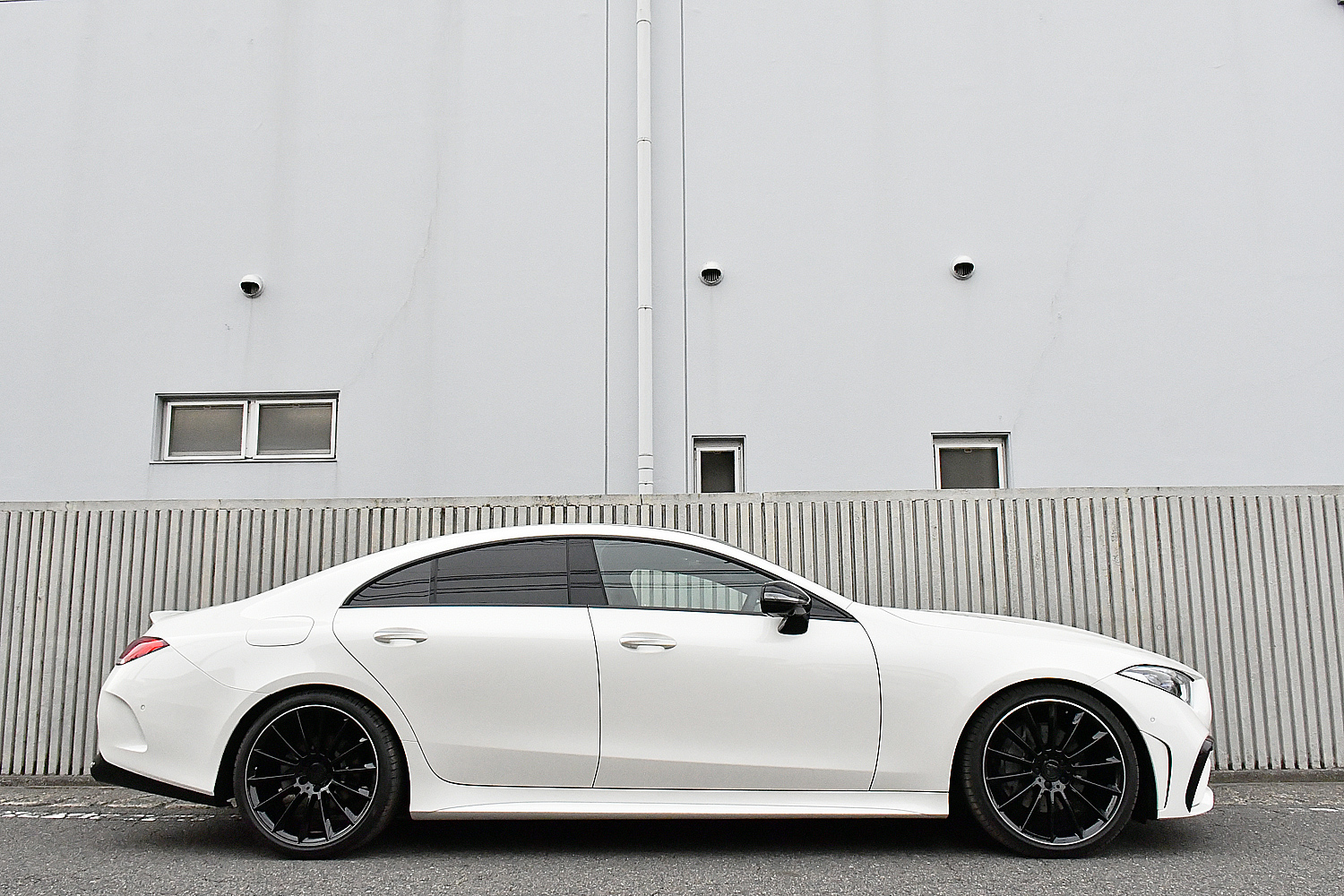 愛知県　名古屋　メルセデスベンツ　CLS220ｄ　ＡＭＧ　パナメリカーナグリル　後期　BENZ　C257　ローダウン　スペーサー　CLS63仕様　ナイトパッケージ