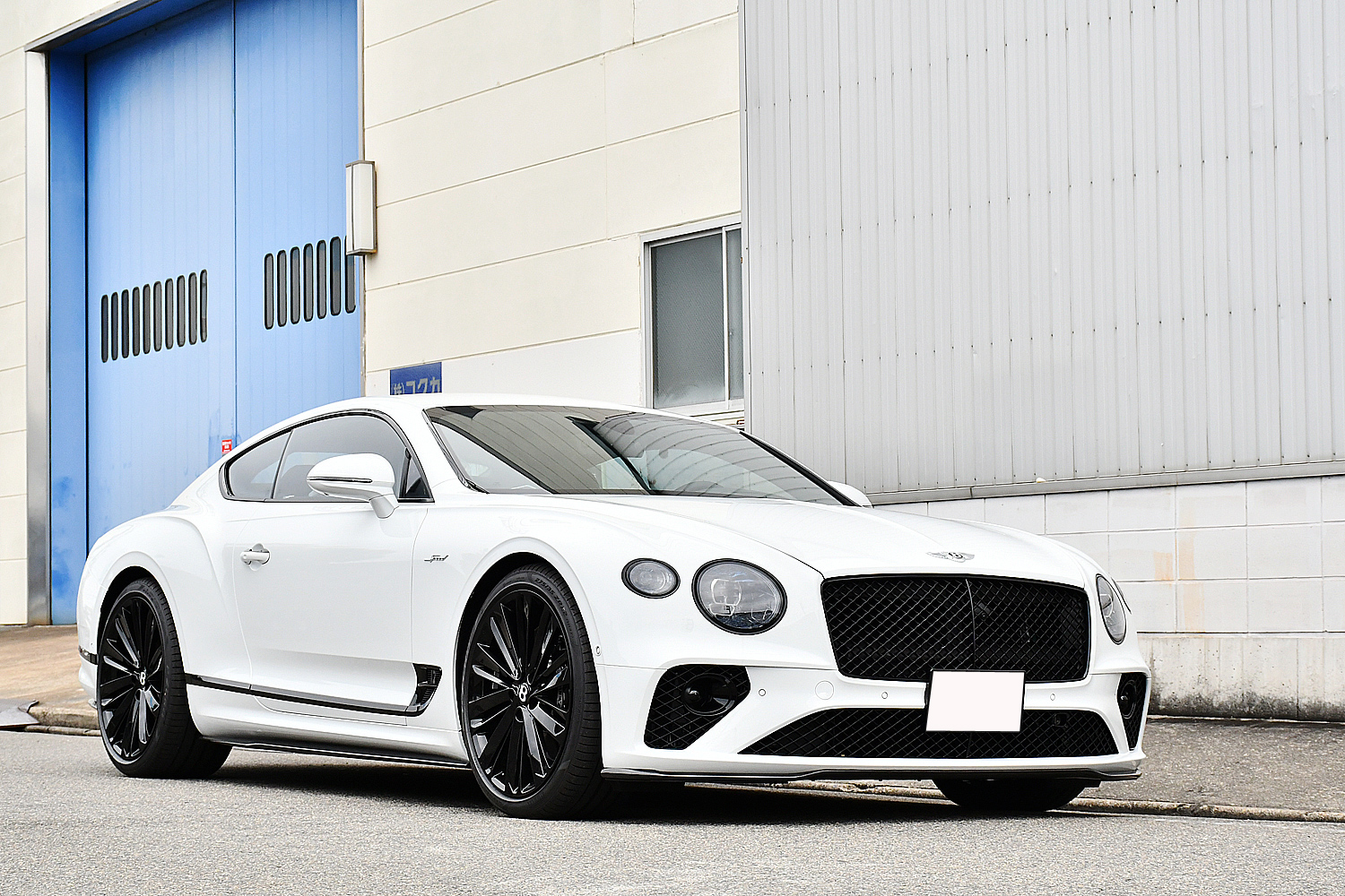 愛知県　名古屋　ベントレー　BENTLEY　コンチネンタルGT　continentalGT　ローダウン　スペーサー　W12　カスタム　プロテクションフィルム　デジタルインナーミラー　レーダー　YUPITERU　Z2000　ブラックアウト　ボンド