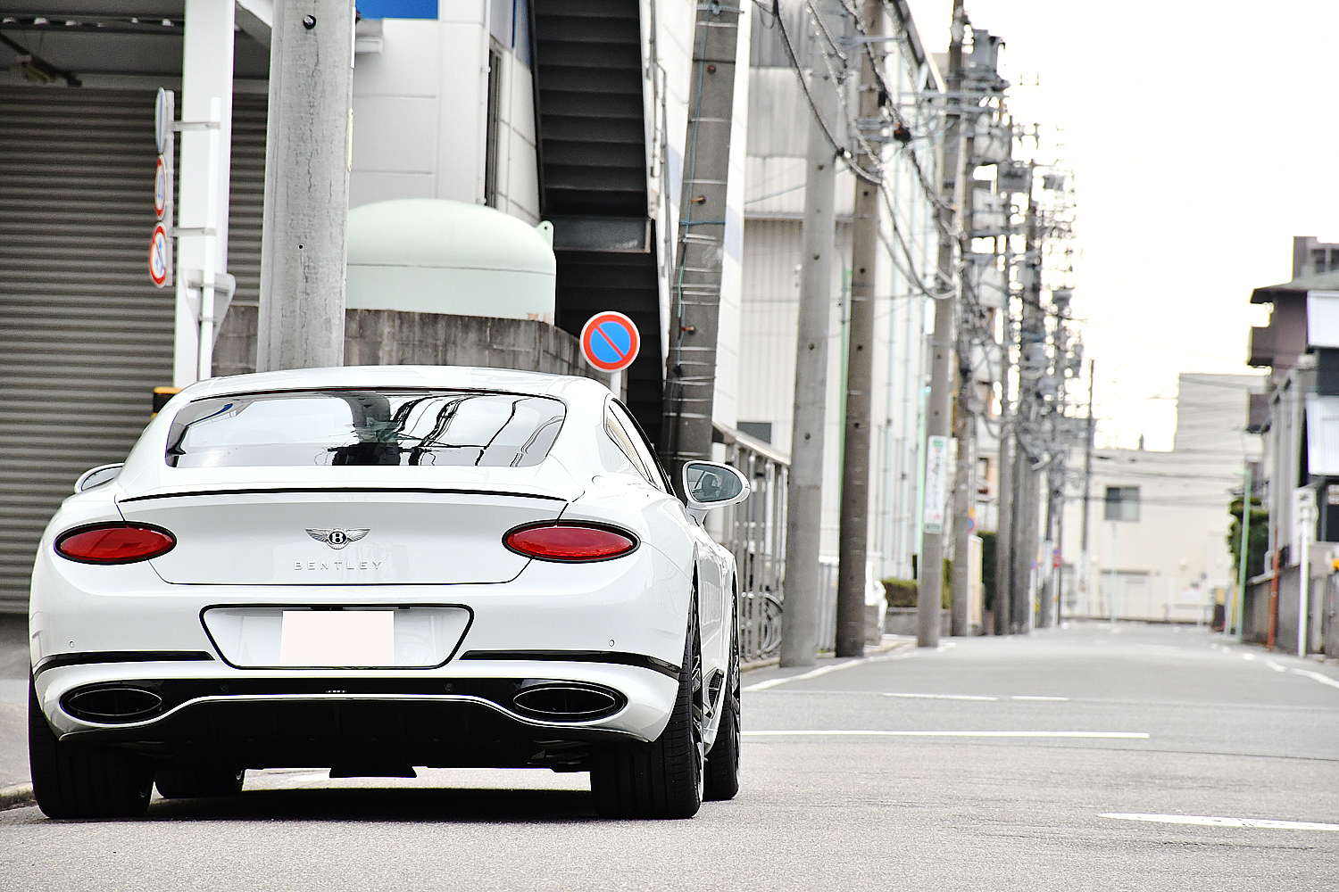 愛知県　名古屋　ベントレー　BENTLEY　コンチネンタルGT　continentalGT　ローダウン　スペーサー　W12　カスタム　プロテクションフィルム　デジタルインナーミラー　レーダー　YUPITERU　Z2000　ブラックアウト　ボンド