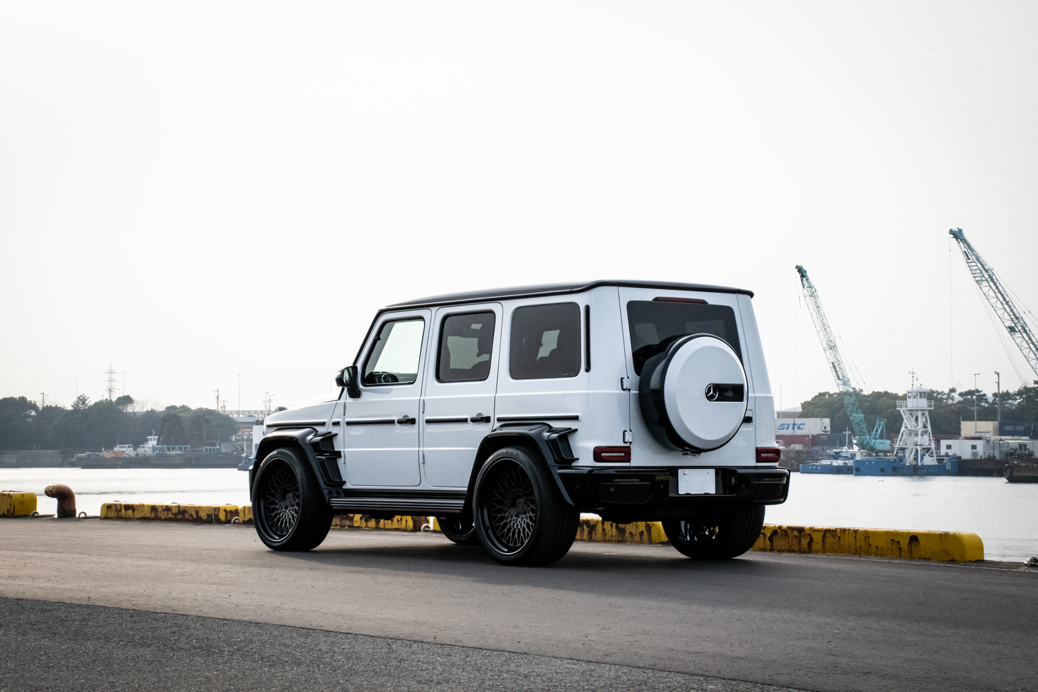 メルセデスベンツ G400d ブラバス ワイドスター ローダウン HRE アメ鍛 24インチ ブラックアウト ナイトパッケージ カスタム 名古屋