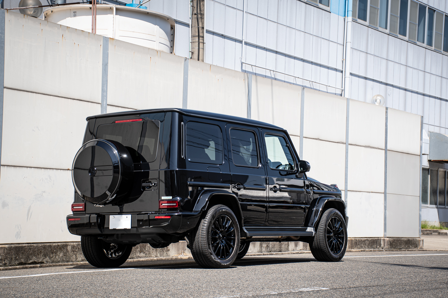 メルセデスベンツ ベンツ Gクラス ゲレンデ 真っ黒 ブラックアウト G400d G350d ナイトパッケージ エンブレムペイント ホイールペイント カスタム 名古屋