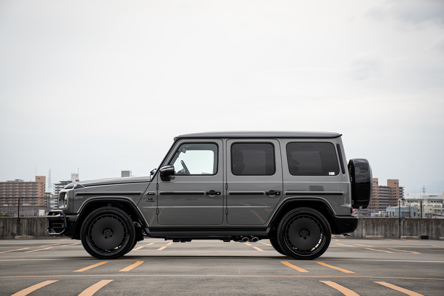 メルセデスベンツ AMG Gクラス ゲレンデヴァーゲン G63 クラシックグレー ローダウン ブラッシュガード 電動ステップ カスタム 名古屋