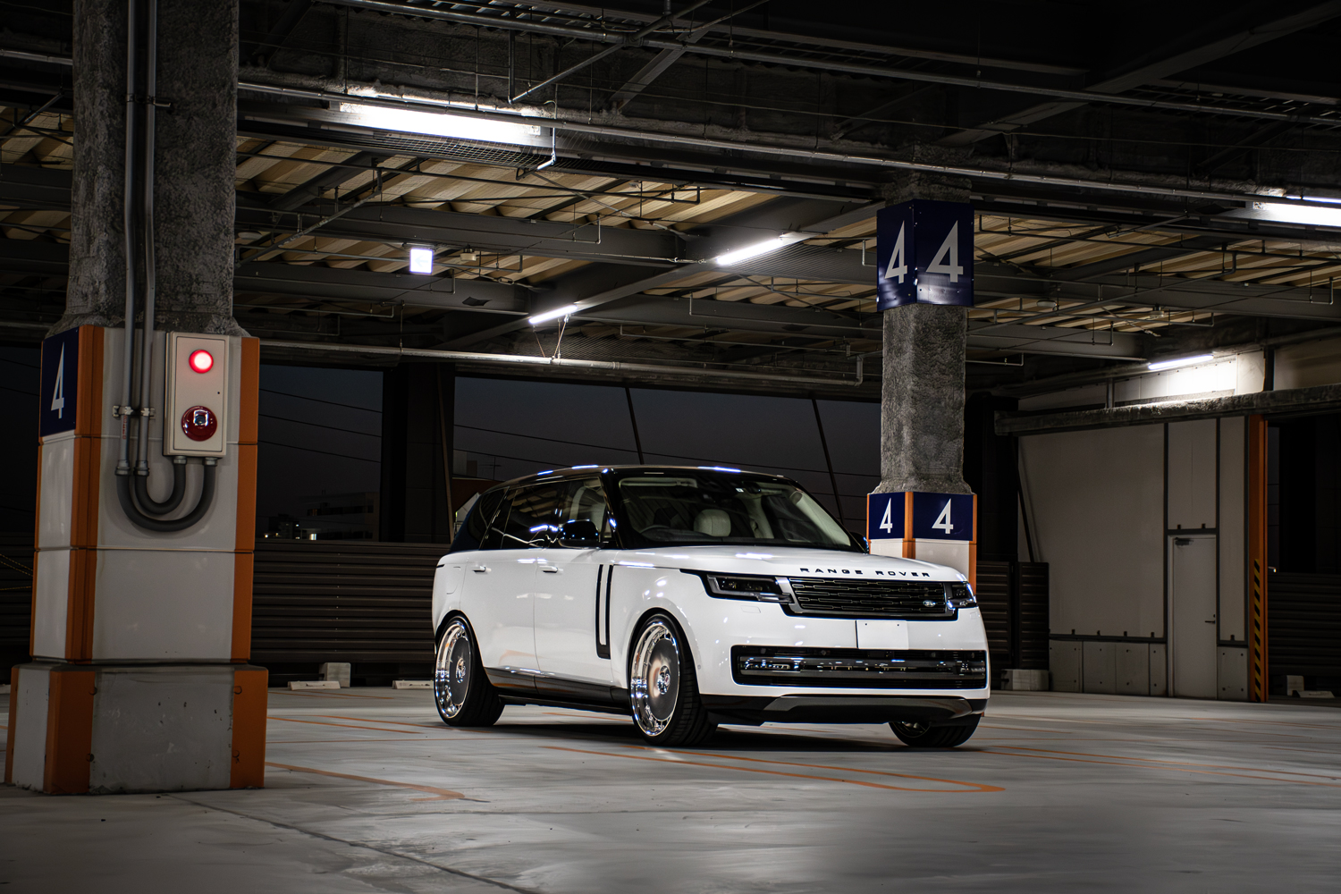 レンジローバー オートバイオグラフィー LWB ロング HRE ホイール 24インチ ローダウン ヴィンテージ935 3ピース ポリッシュ カスタム 名古屋