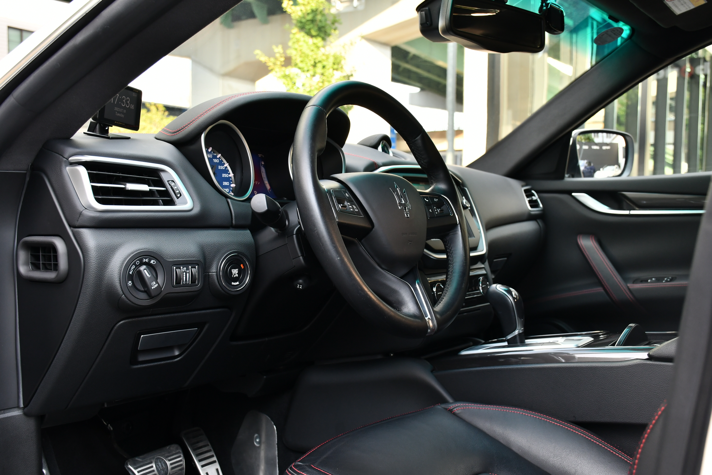 ボンドカーズ名古屋 bondcarsNAGOYA マセラティ ギブリ MASERATI GIBRI 新入庫 ホワイト サンルーフ