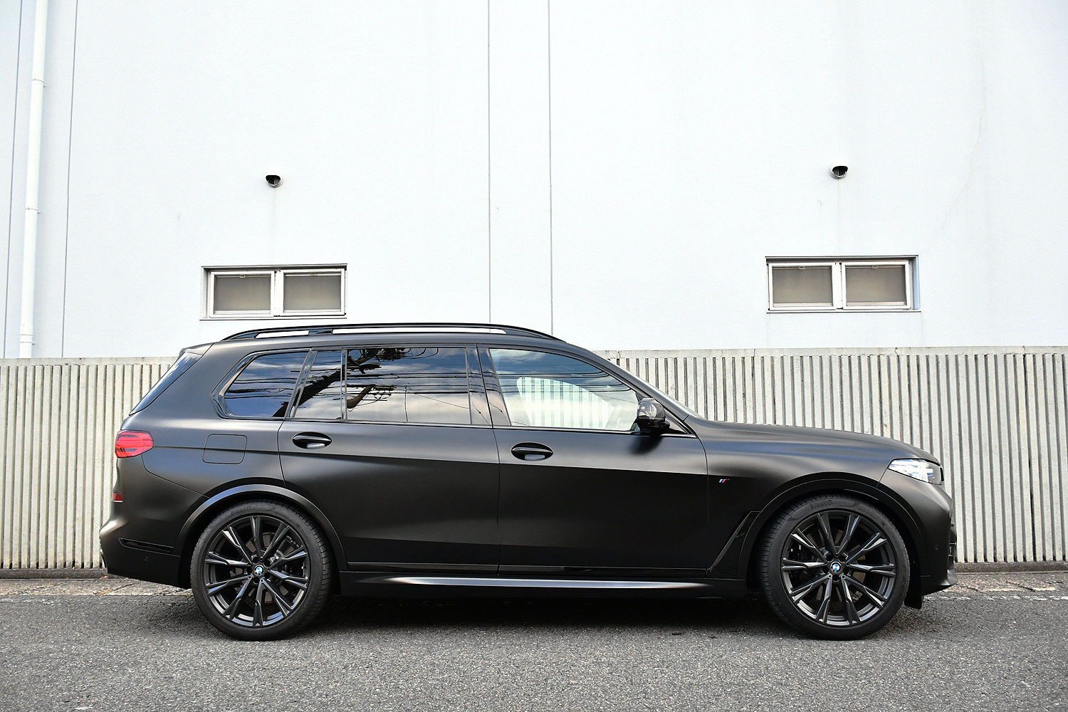 愛知県 名古屋 BMW G07 X7 ローダウン スペーサー ブラックアウト ボンド ボンド名古屋