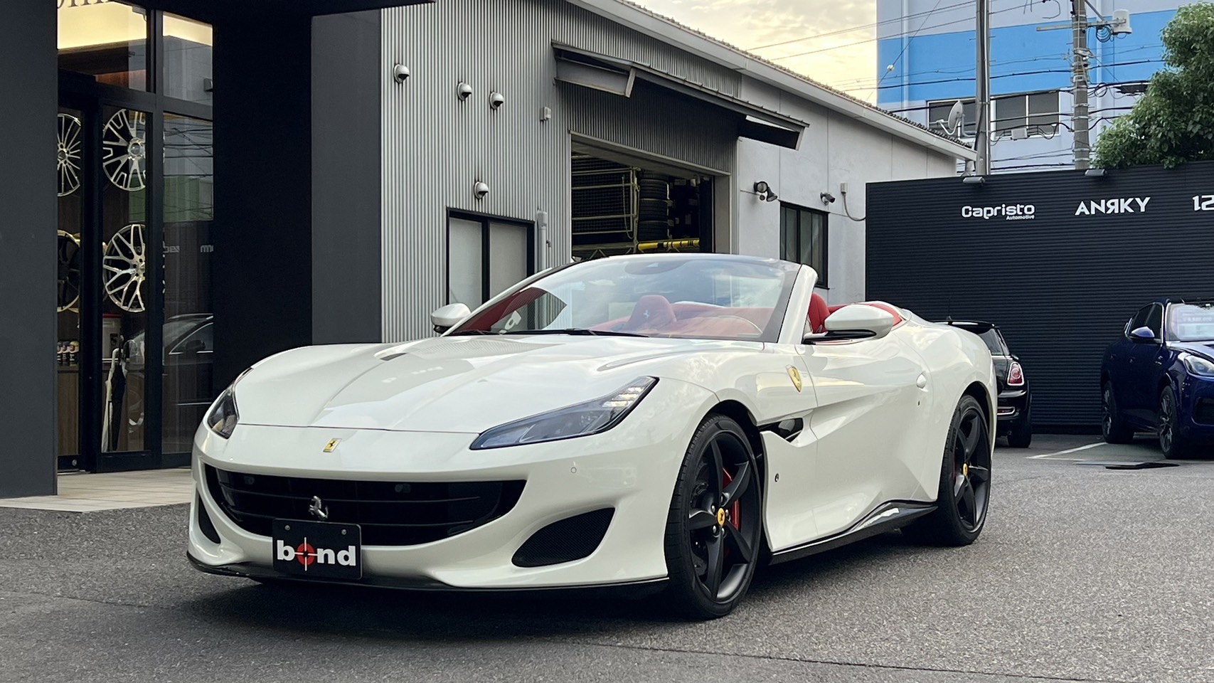 Ferrari Portofino フェラーリ ポルトフィーノ カーボン カーボンドライパーズゾーン カーボンLEDステアリング ビアンコアヴス 左ハンドル ディーラー車 カーボンセンターブリッジ ボンドカーズ名古屋 bond cars NAGOYA 在庫車