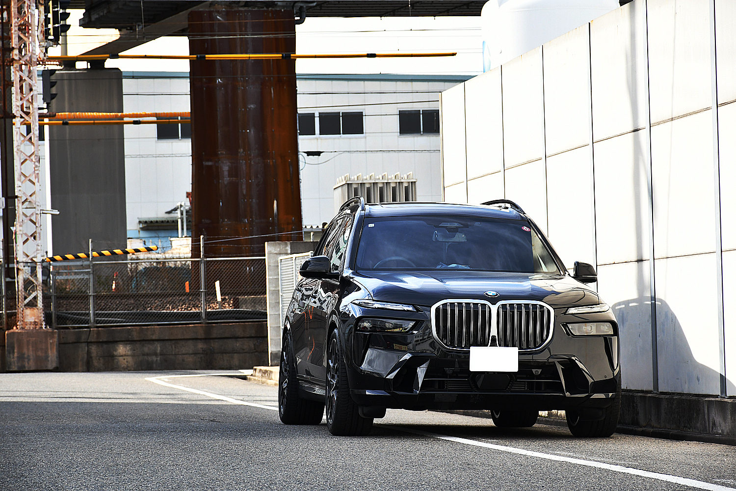 愛知県 名古屋 BMW X7 カスタム ローダウン スペーサー ツライチ ボンド ボンド名古屋
