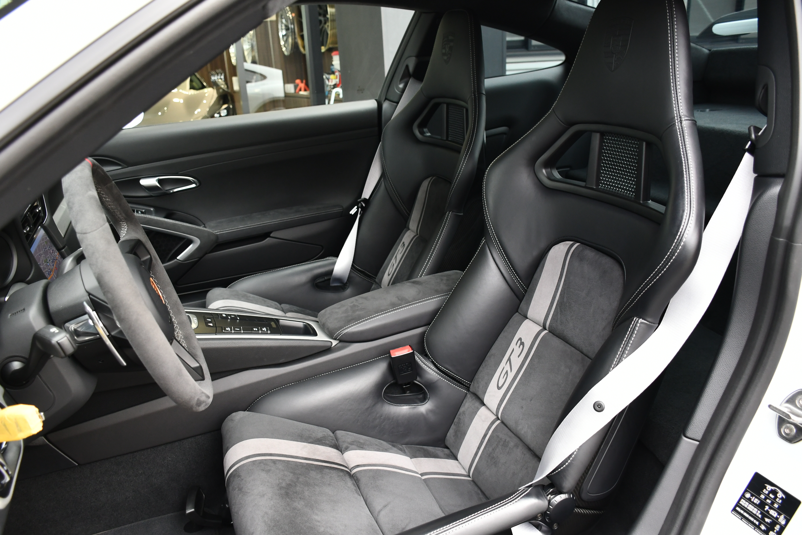 PORSCHE ポルシェ 911 GT3 カーボンブレーキ カーボンバケットシート シートヒーター PCCB スポクロ ボンドカーズ名古屋 bond cars NAGOYA
