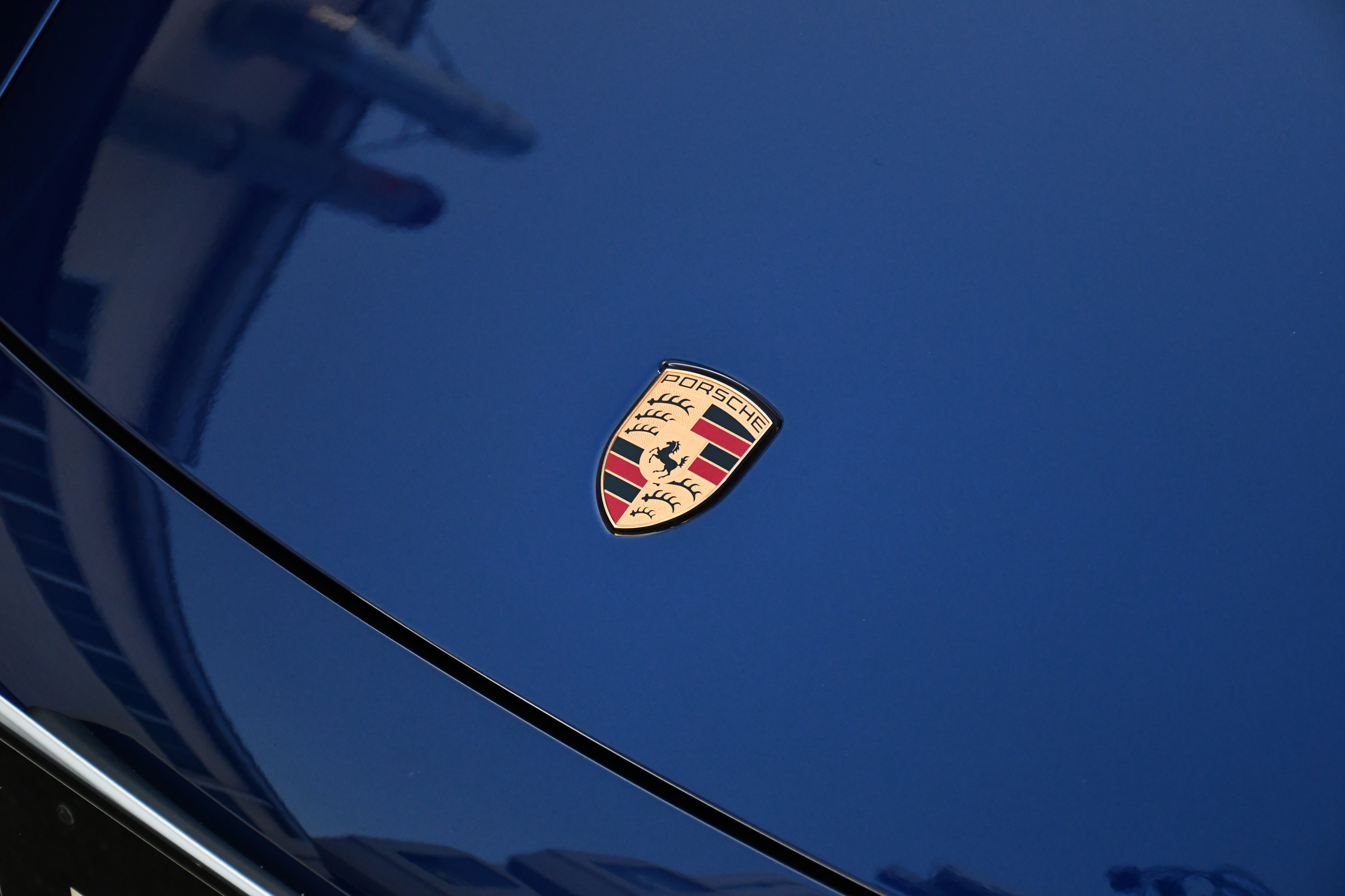 Porsche ポルシェ 911 992 カレラS ゲンチアンブルー ボンド名古屋