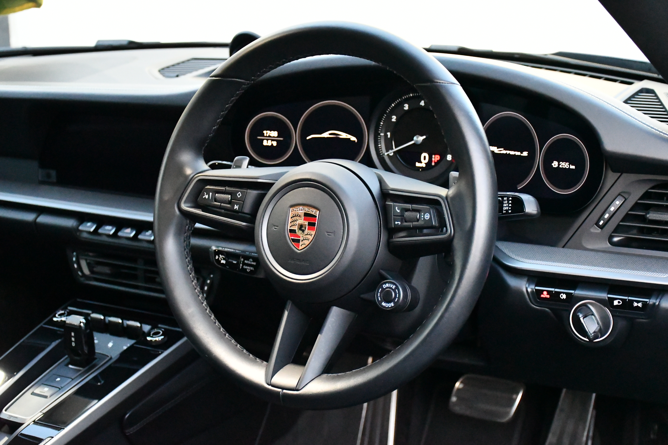 Porsche ポルシェ 911 992 カレラS ゲンチアンブルー ボンド名古屋