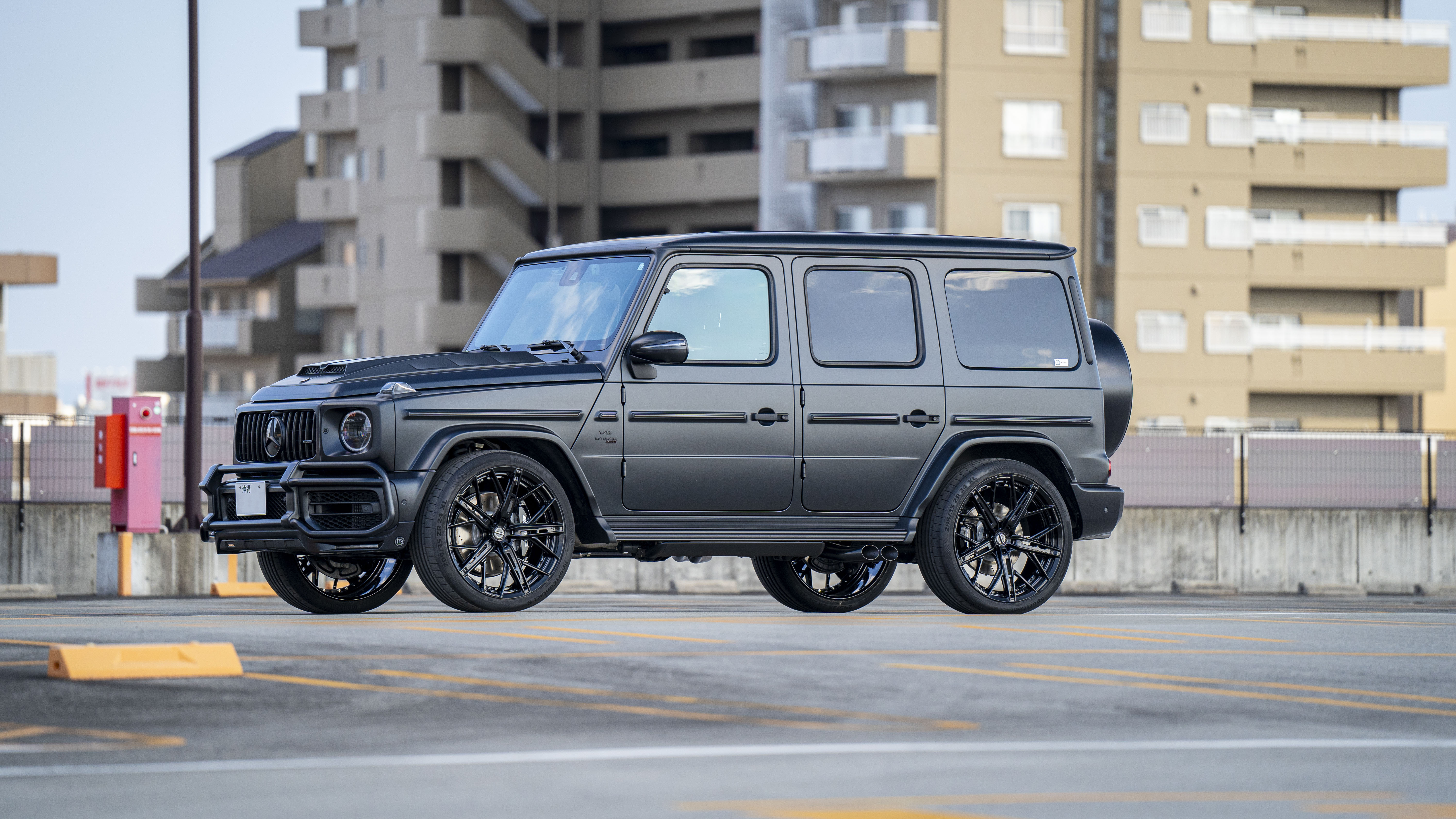 BRABUS G700