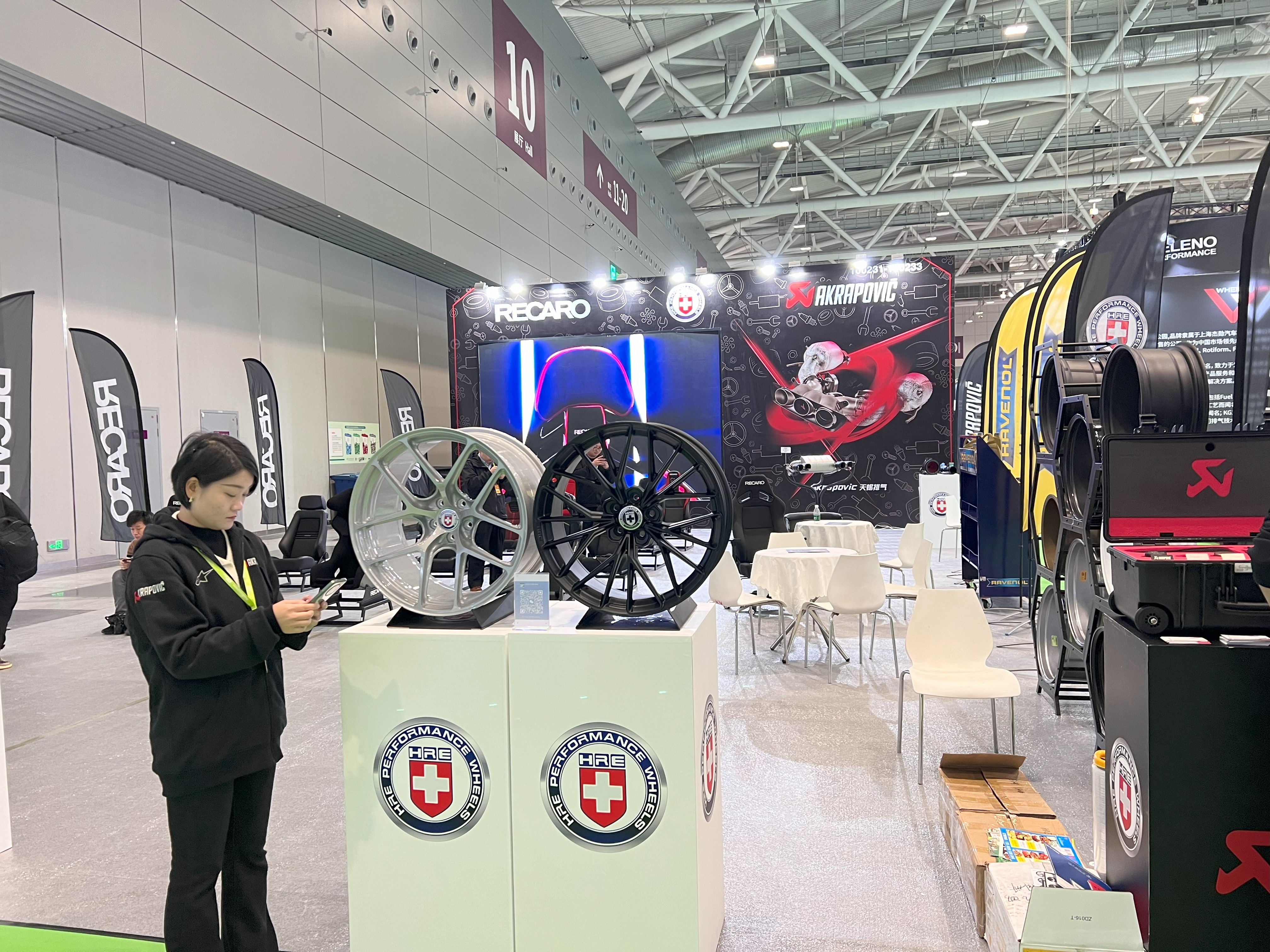 中国　オートエコシステム　自動車　カスタムカー　深圳　カスタム