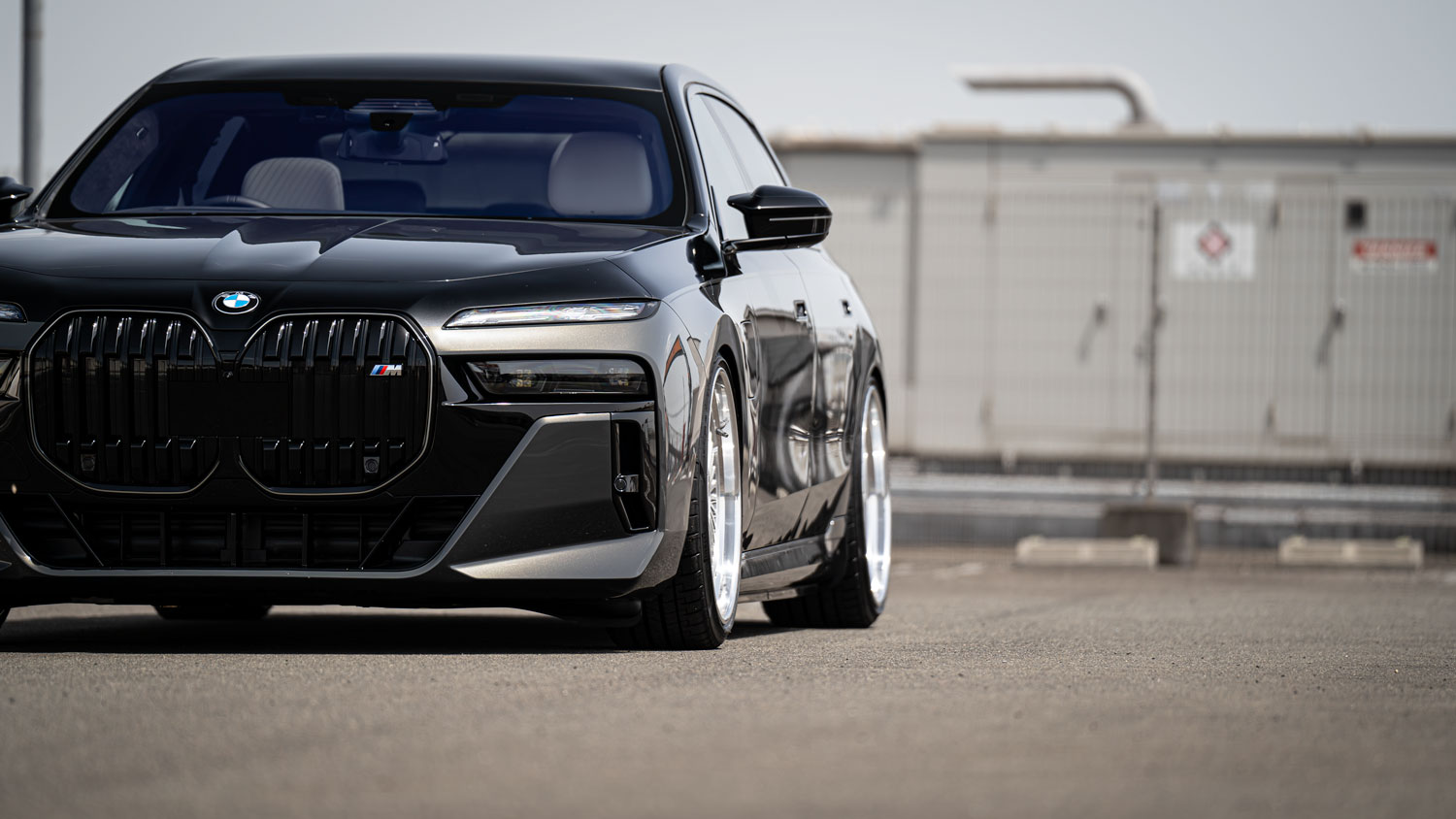 BMW G70 i7 M70 ローダウン ASC ホイール MVフォージド アメ鍛 22インチ カスタム 名古屋