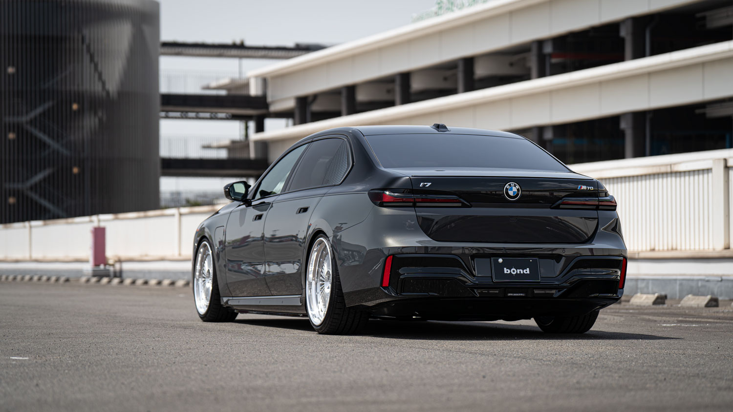 BMW G70 i7 M70 ローダウン ASC ホイール MVフォージド アメ鍛 22インチ カスタム 名古屋