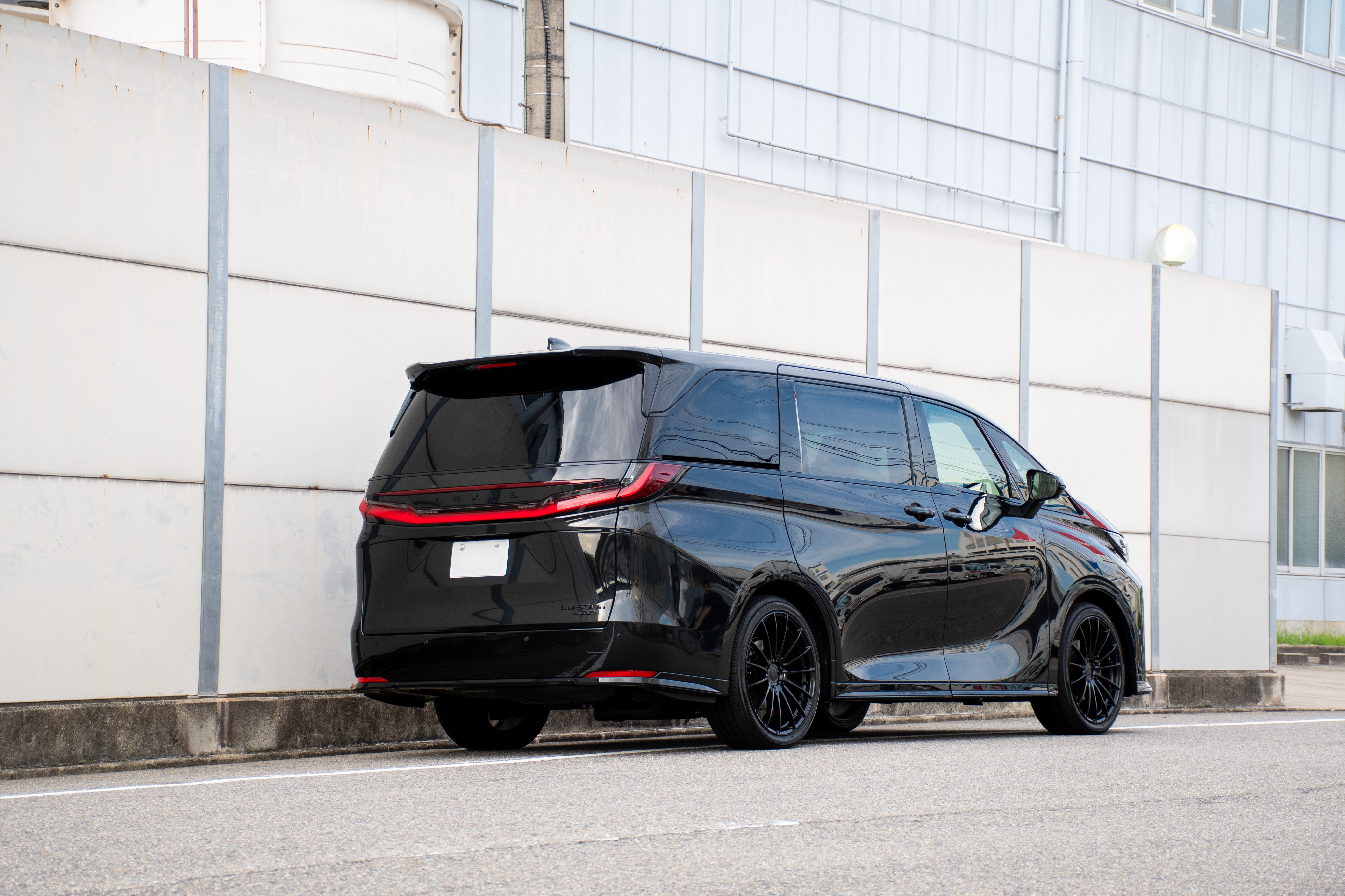 愛知 名古屋 カスタム LEXUS レクサス LM ブラックアウト ボンド名古屋