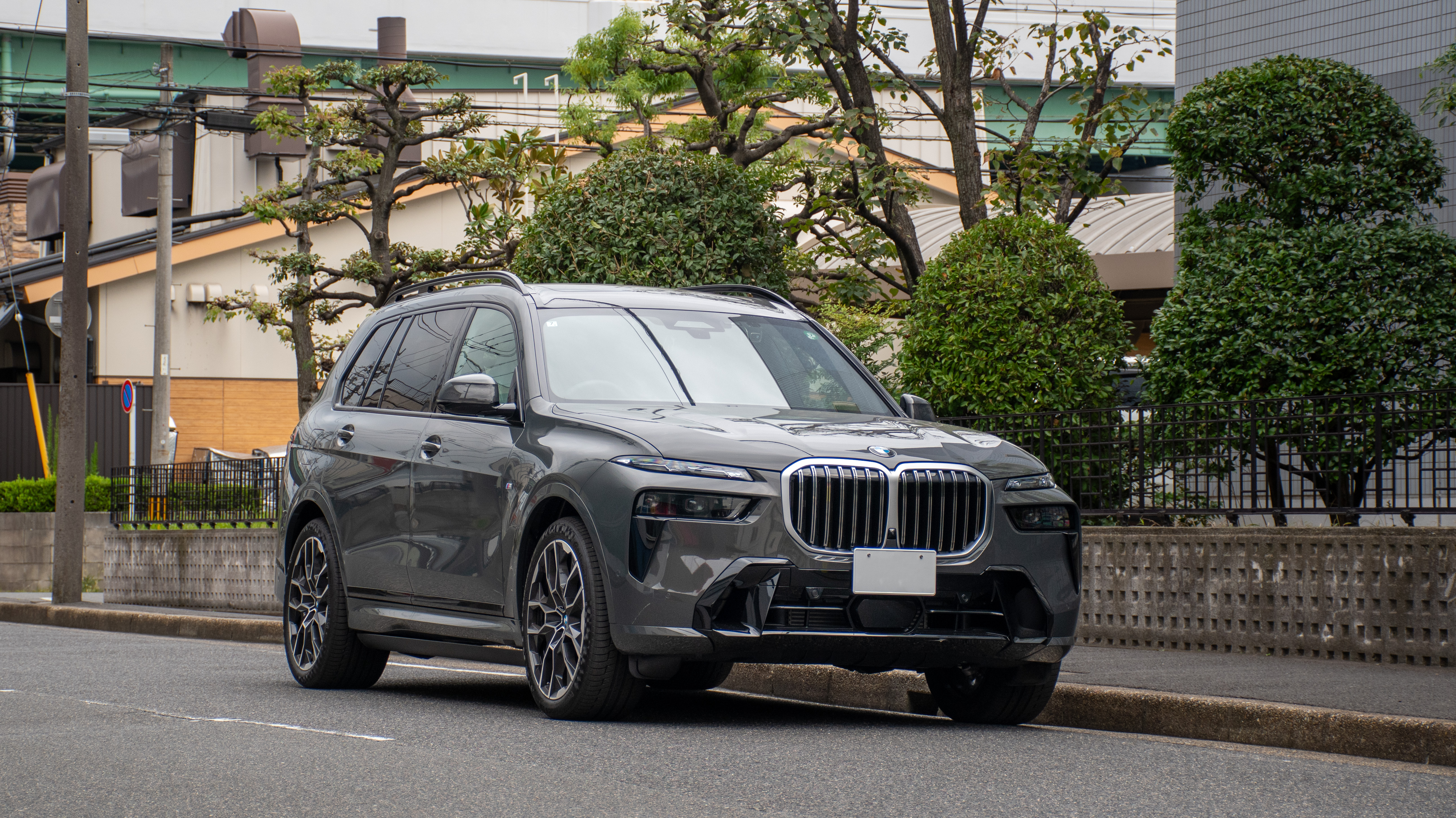 BMW X7 G07 電動サイドステップ