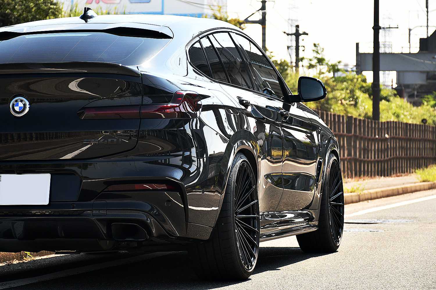 愛知県　名古屋　BMW　G02　X4　カスタム　ローダウン　BCフォージド　３Dデザイン　リップ　KW　22インチ　ブラックアウト　ボンド　ボンド名古屋