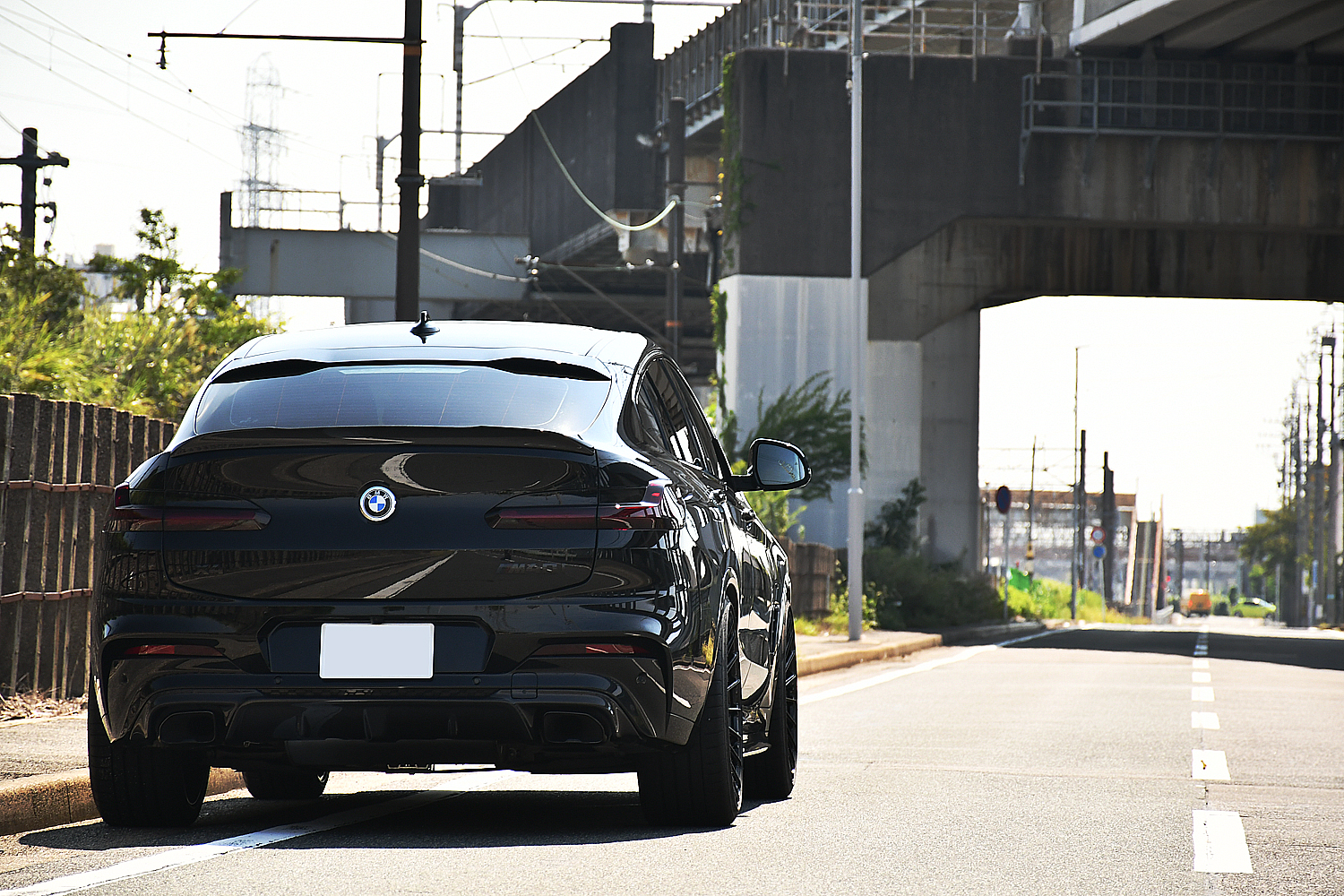 愛知県　名古屋　BMW　G02　X4　カスタム　ローダウン　BCフォージド　３Dデザイン　リップ　KW　22インチ　ブラックアウト　ボンド　ボンド名古屋