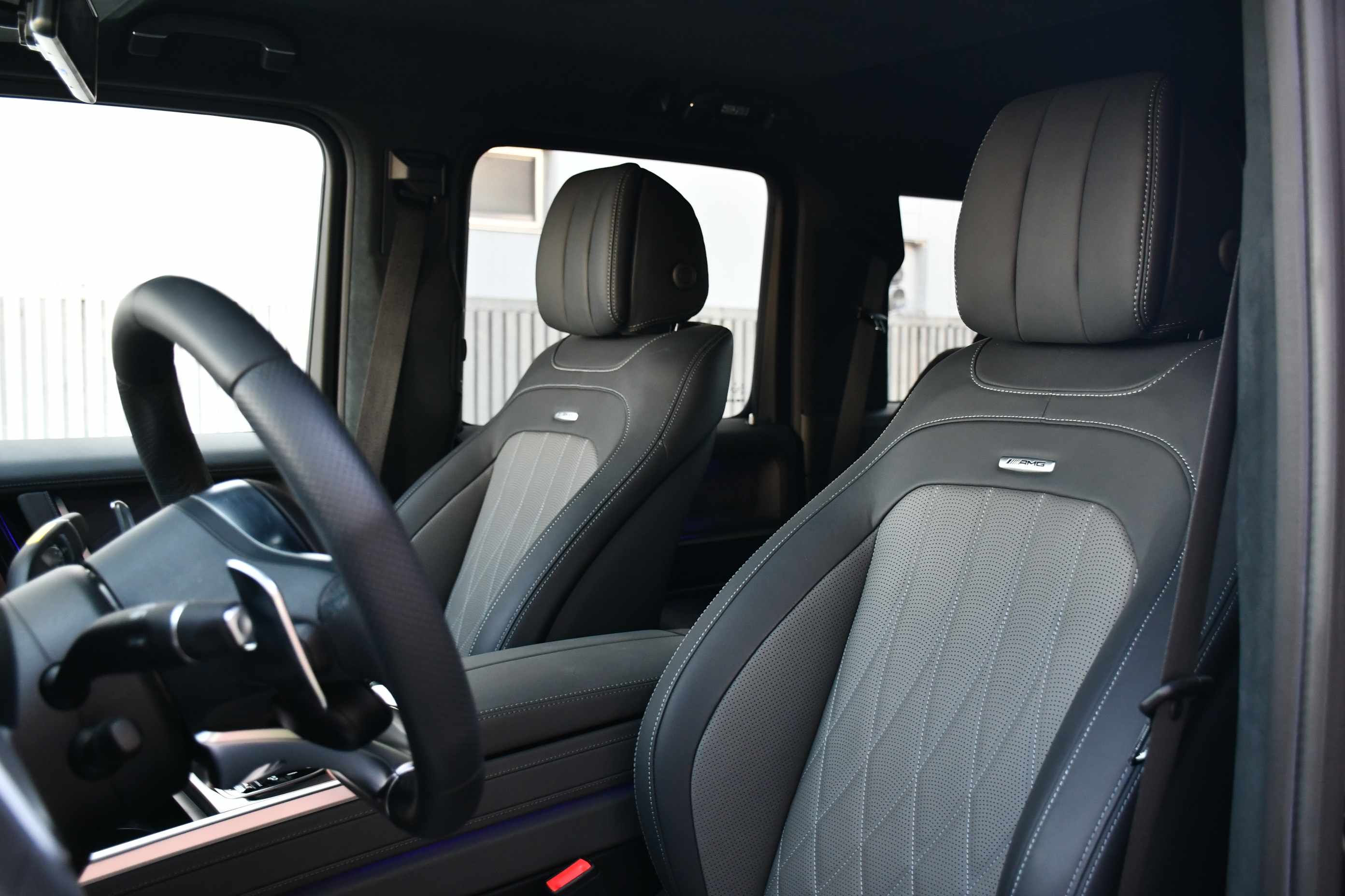 ボンドカーズ名古屋　bond cars NAGOYA　ベンツ　MercedesBenz　MercedesAMG　G63　マヌファクトゥーアインテリア＋　マヌファクトゥーアプログラム＋　オブシディアンブラック　左ハンドル　W463A　ブラッシュガード　ブラックアウト　在庫車　新入庫