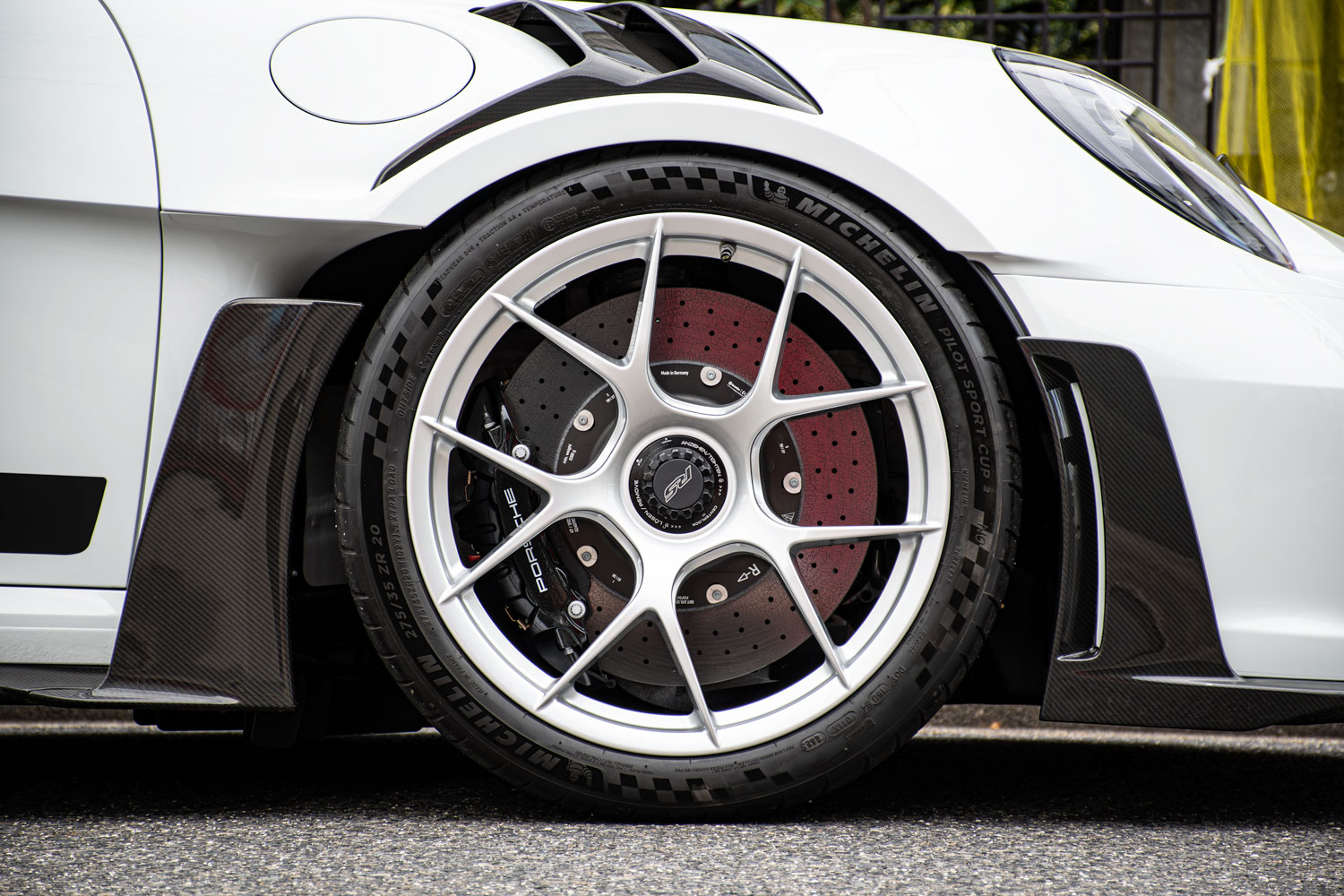 ポルシェ　992GT3RS　9デザイン　1016インダストリーズ　カーボンパーツ　プロテクションフィルム　カスタム　名古屋