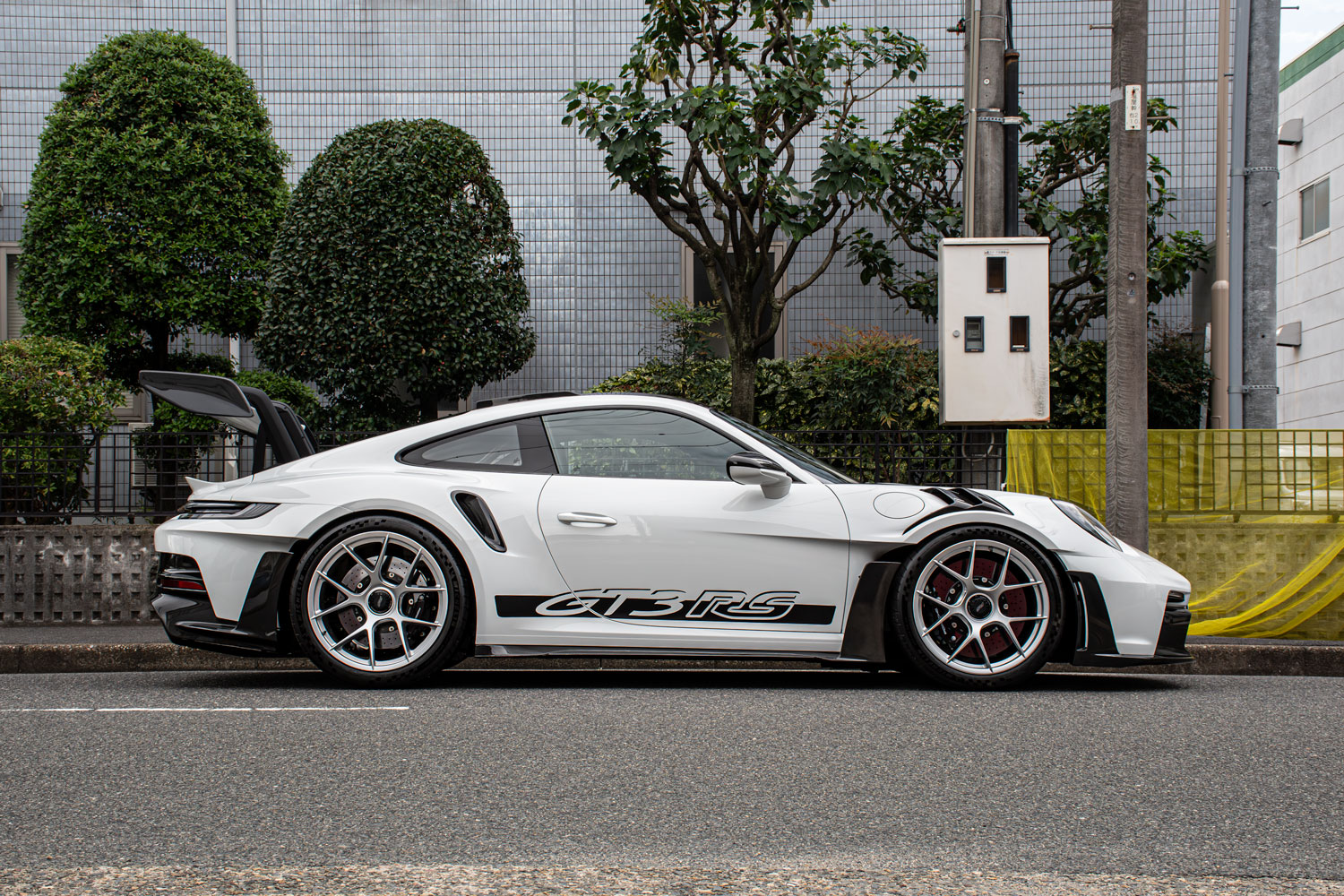 ポルシェ　992GT3RS　9デザイン　1016インダストリーズ　カーボンパーツ　プロテクションフィルム　カスタム　名古屋