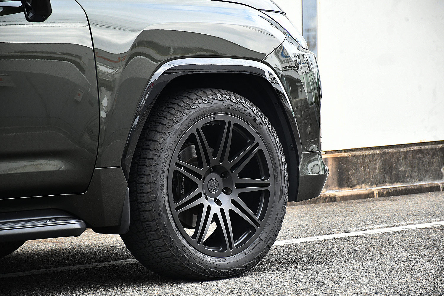 愛知県 名古屋 LX600 LEXUS HRE ホイール交換 22インチ オフロード レクサス カスタム ボンド ボンド名古屋 301M