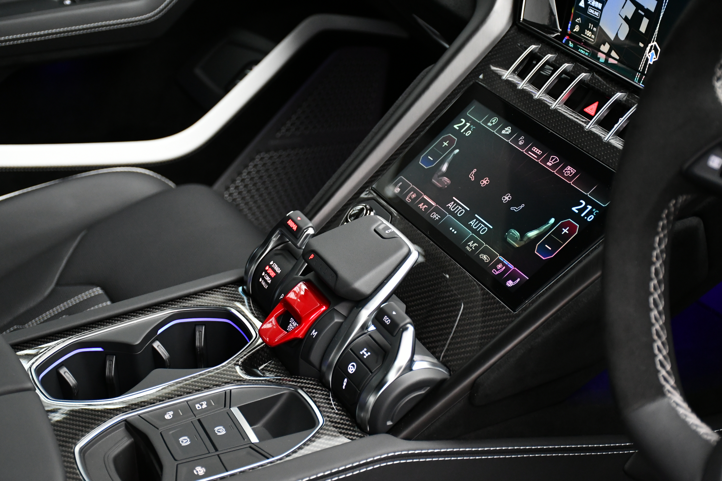 Lamborghini Urus Performanteボンドカーズ名古屋　bond cars NAGOYA　ランボルギーニ　ウルス　ペルフォルマンテ　カーボンブレーキ　カーボンディフューザー　ディーラー車　レッドキャリパー　右ハンドル　　