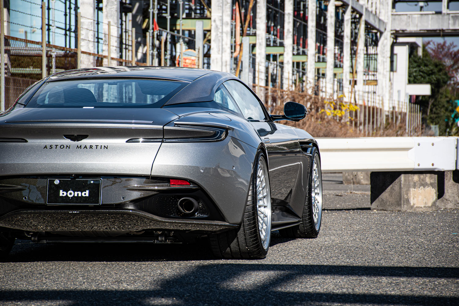 アストンマーチン DB12 ローダウン ホイール HRE アメ鍛 22インチ 22inch カスタム 名古屋