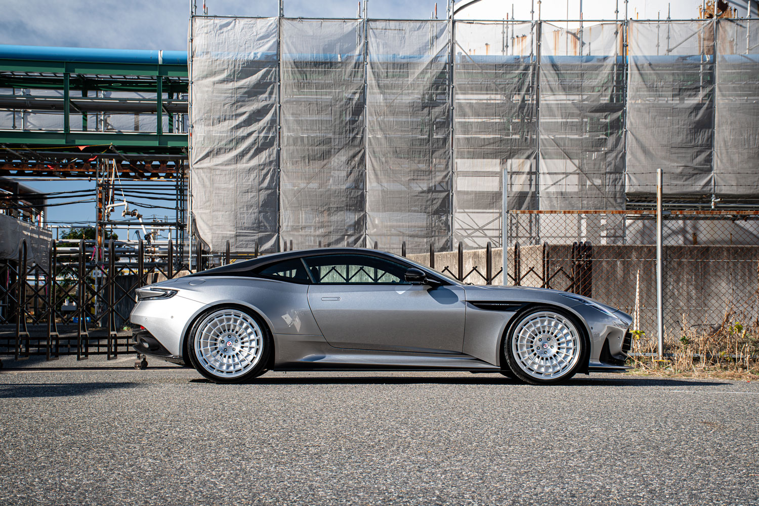 アストンマーチン DB12 ローダウン ホイール HRE アメ鍛 22インチ 22inch カスタム 名古屋