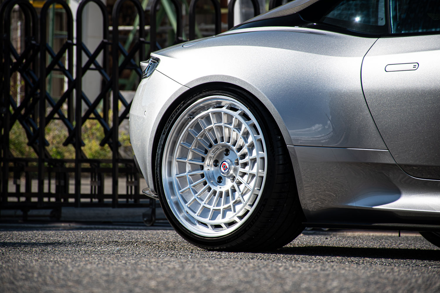 アストンマーチン DB12 ローダウン ホイール HRE アメ鍛 22インチ 22inch カスタム 名古屋