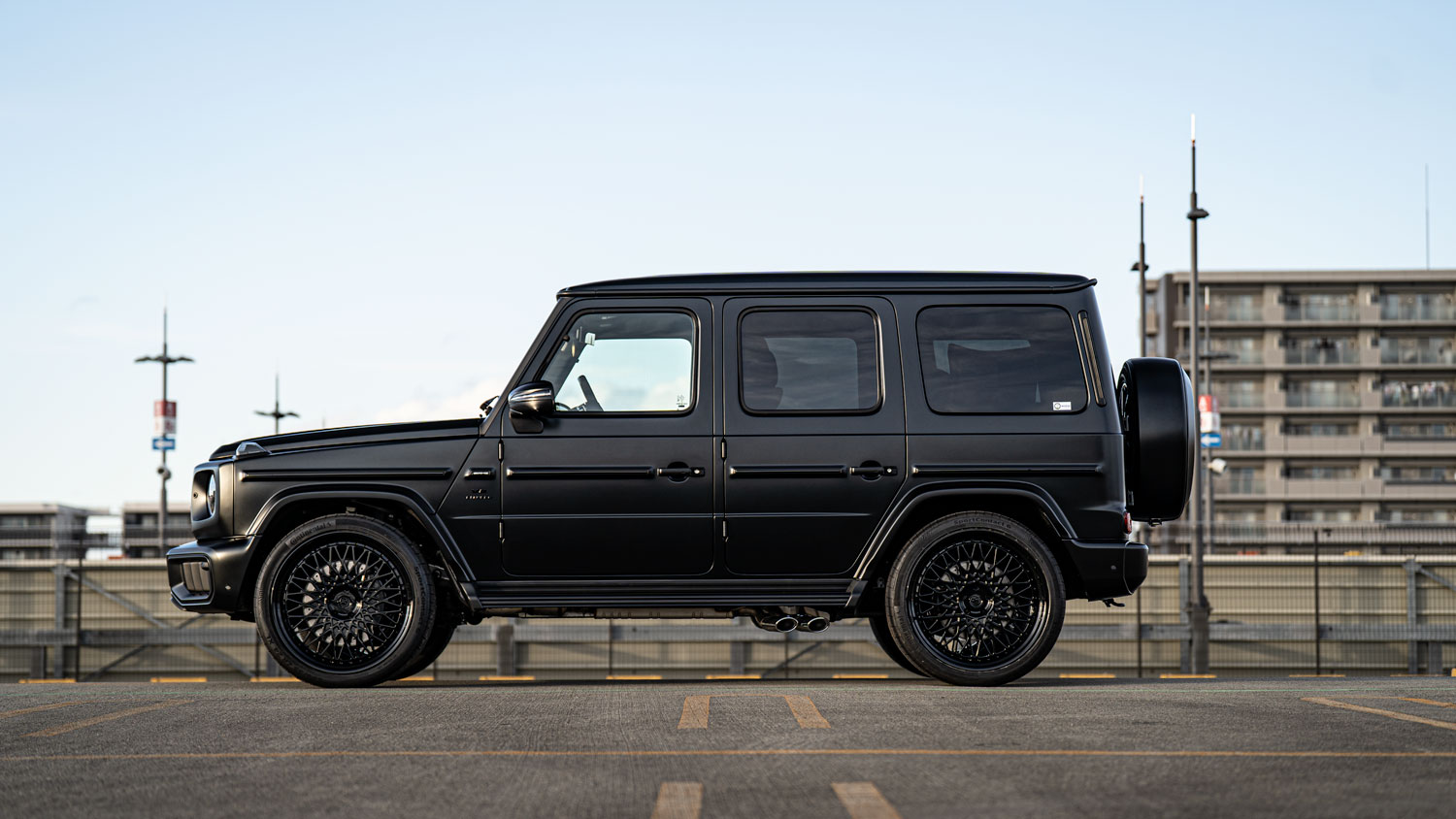 メルセデスベンツ AMG Gクラス W465 G63 ローダウン ブラックアウト プロテクションフィルム ホイール HRE アメ鍛 24インチ カーボンステアリング カスタム 名古屋