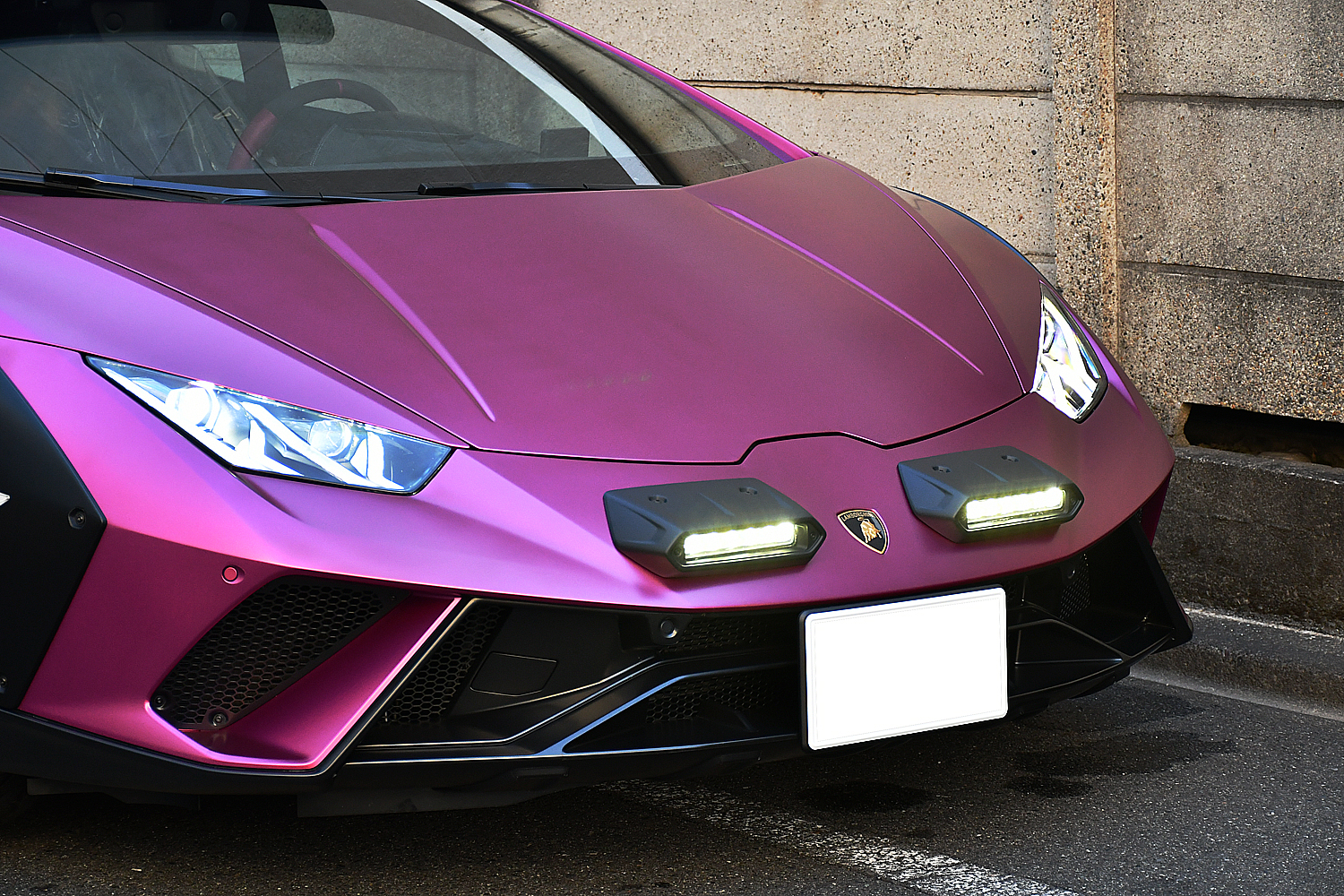 愛知県 名古屋 ランボルギーニ ステラート Lamborghini Sterrato アディショナルLED 本国仕様 ボンド ボンド名古屋 カスタム