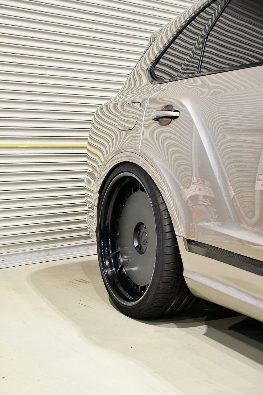 ベントレー ベンテイガ HRE
