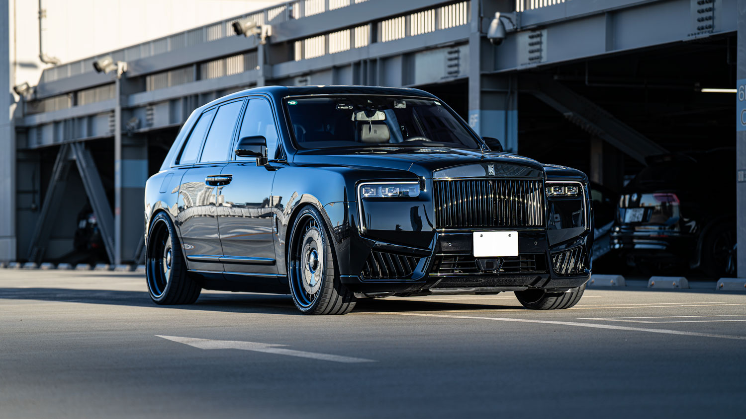 ロールスロイス カリナン シリーズ2 RollsRoyce Cullinan ブラックバッジ BlackBadge ローダウン ホイール HRE 24インチ カスタム 名古屋
