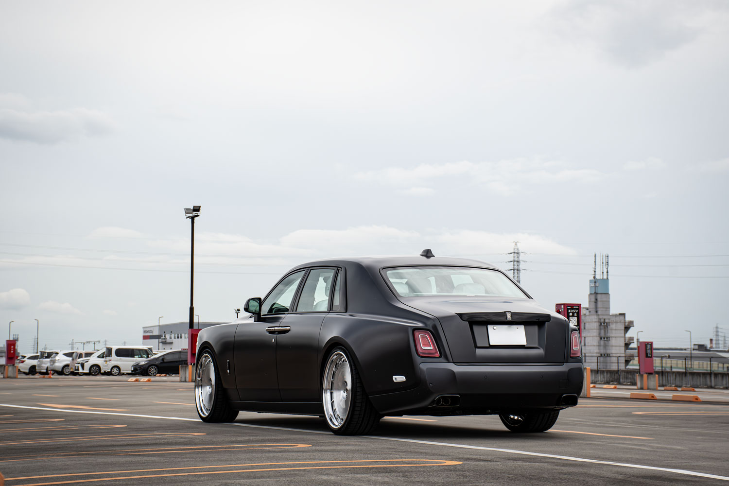 RollsRoyce ロールスロイス Phantom8 ファントム8 シリーズ2 Series2 ローダウン HRE アメ鍛 ホイール カスタム 名古屋