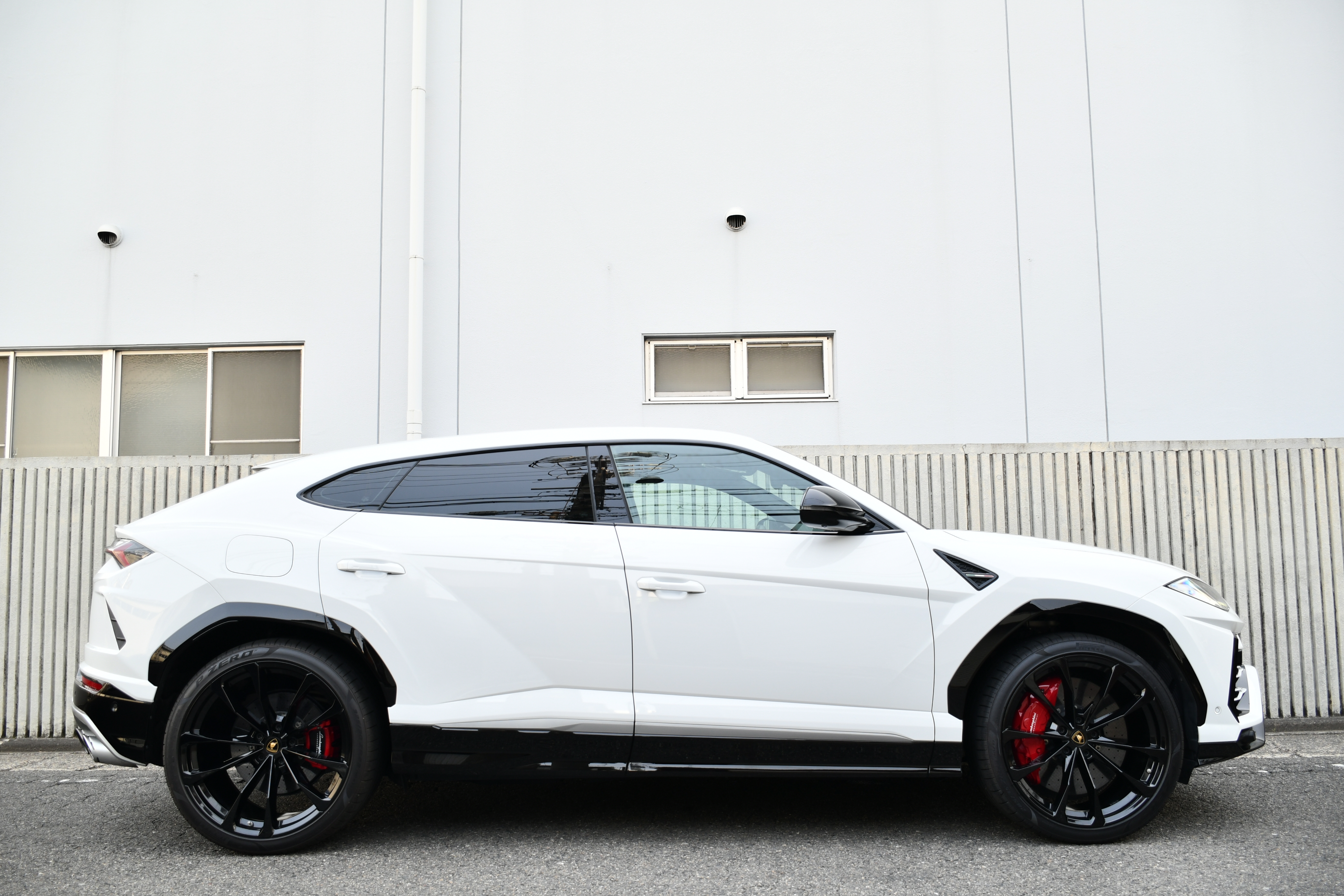 ボンドカーズ名古屋 bond cars NAGOYA ランボルギーニ Lamborghini ウルス Urus 左ハンドル 正規ディーラー車 新入庫 在庫車 Bang&Olufsen