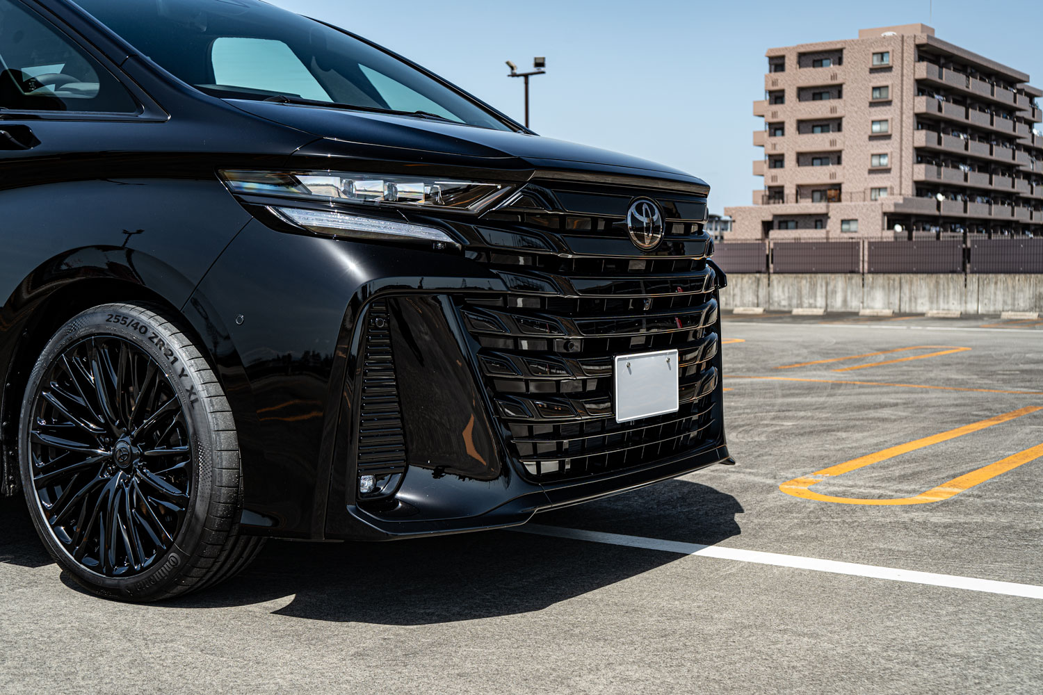 トヨタ ヴェルファイア アルファード ブラックアウト ラッピング ペイント ホイール 21インチ AKフォージド カスタム 名古屋