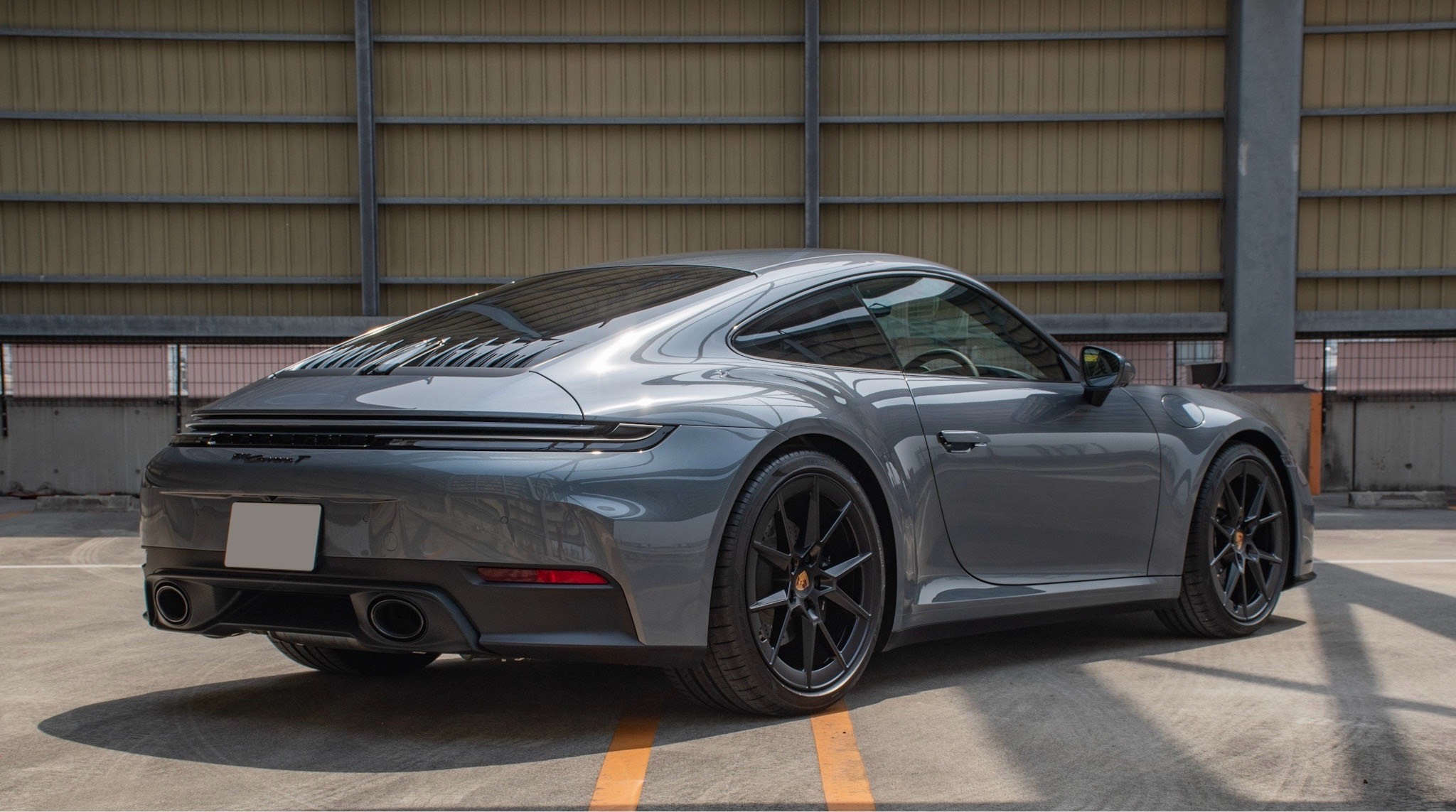Porsche 911 992.2 Carerra T プチブラックアウト&スモークフィルム施工♪