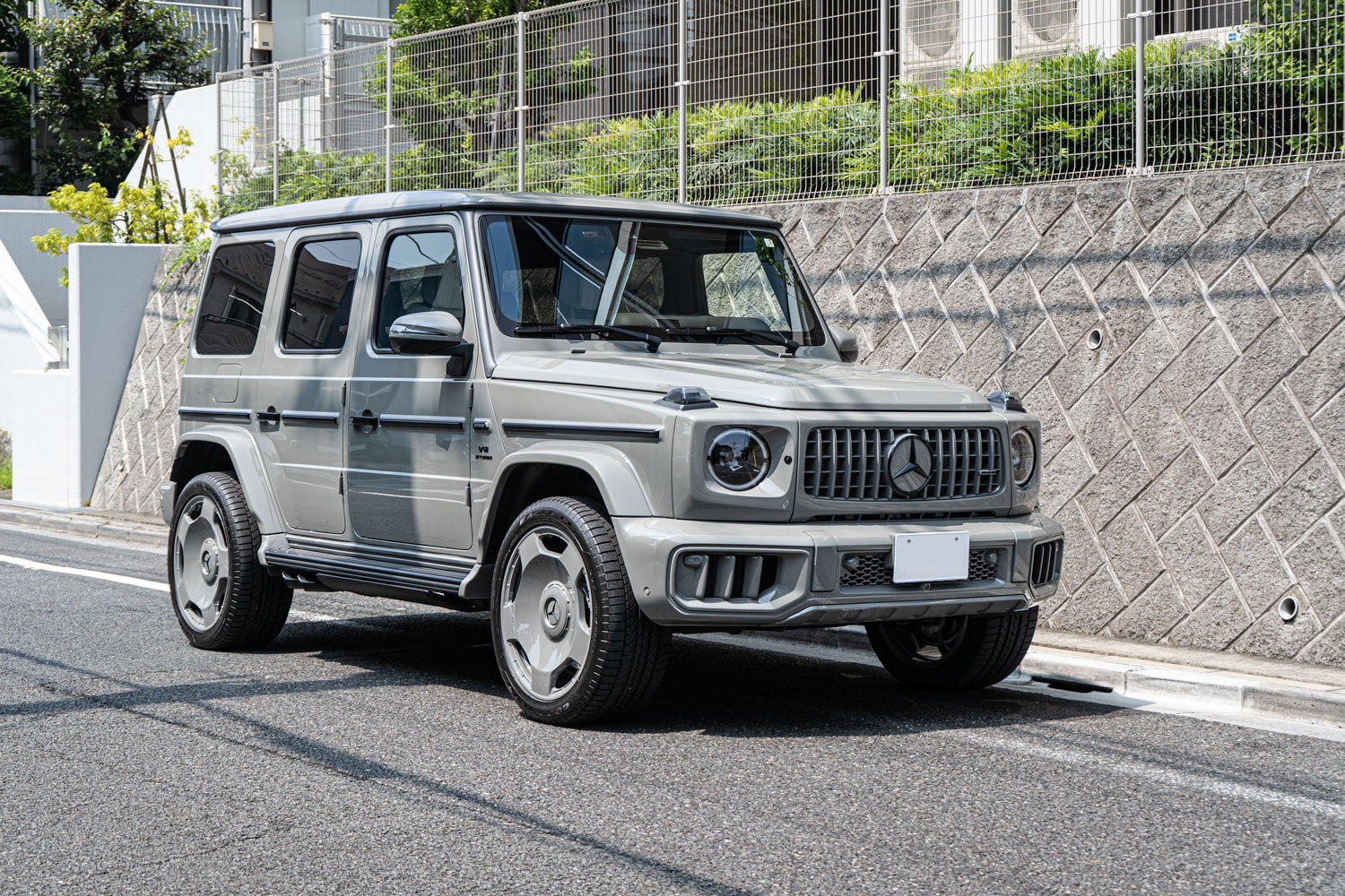 Mercedes-AMG AMG G63 Gwagon W465 クラシックグレー ペイントマッチ カラーマッチ 電動ステップ エンブレムペイント 背面タイヤスムージング カスタム 名古屋