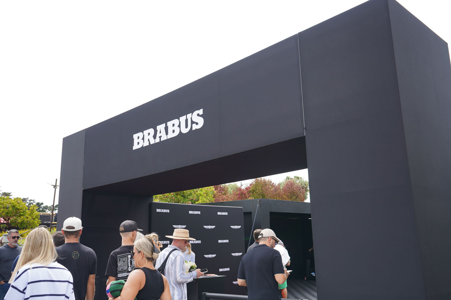 モントレーカーウィーク　ペブルビーチ　ブラバス　BRABUS　カリナン　G800　カスタム