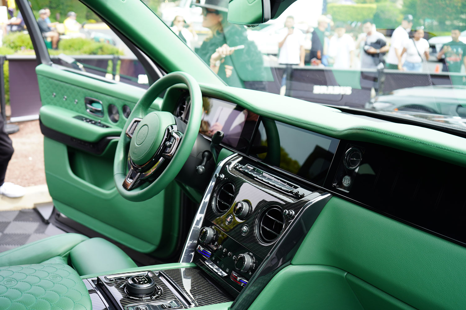 モントレーカーウィーク　ペブルビーチ　ブラバス　BRABUS　カリナン　G800　カスタム