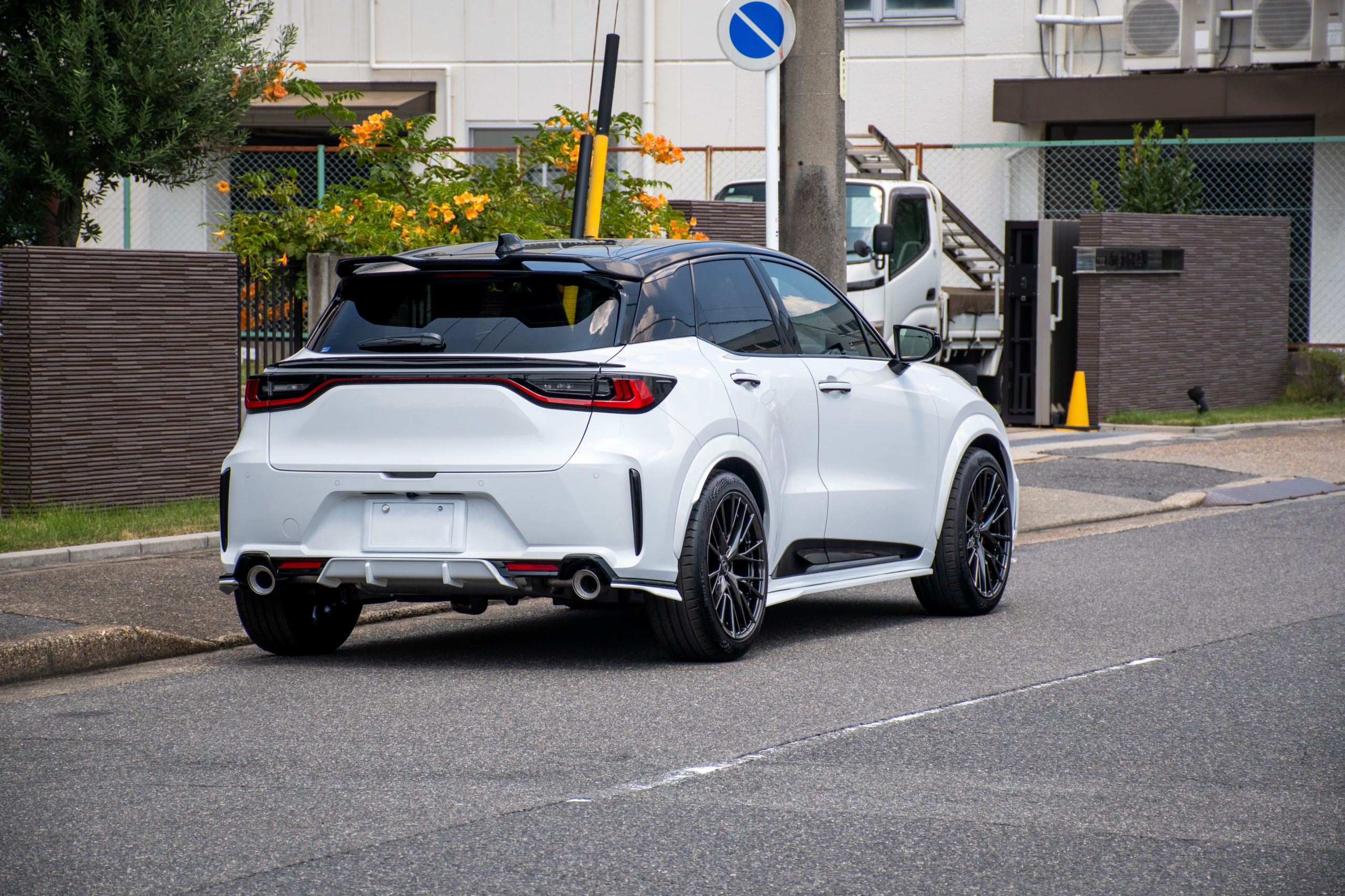 LEXUS LBX MOREZO RR アーティシャンスピリッツ レクサスカスタム