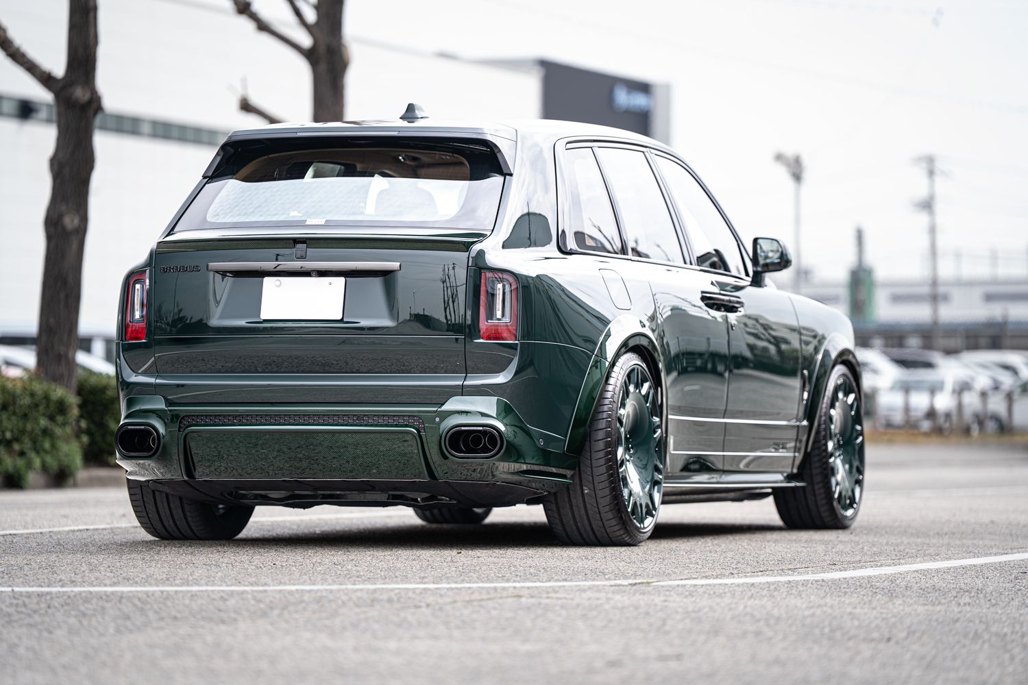ロールスロイス RollsRoyce カリナン Cullinan シリーズⅡ ブラックバッジ BRABUS ブラバス ワイドスター ローダウン 24インチ カスタム 名古屋