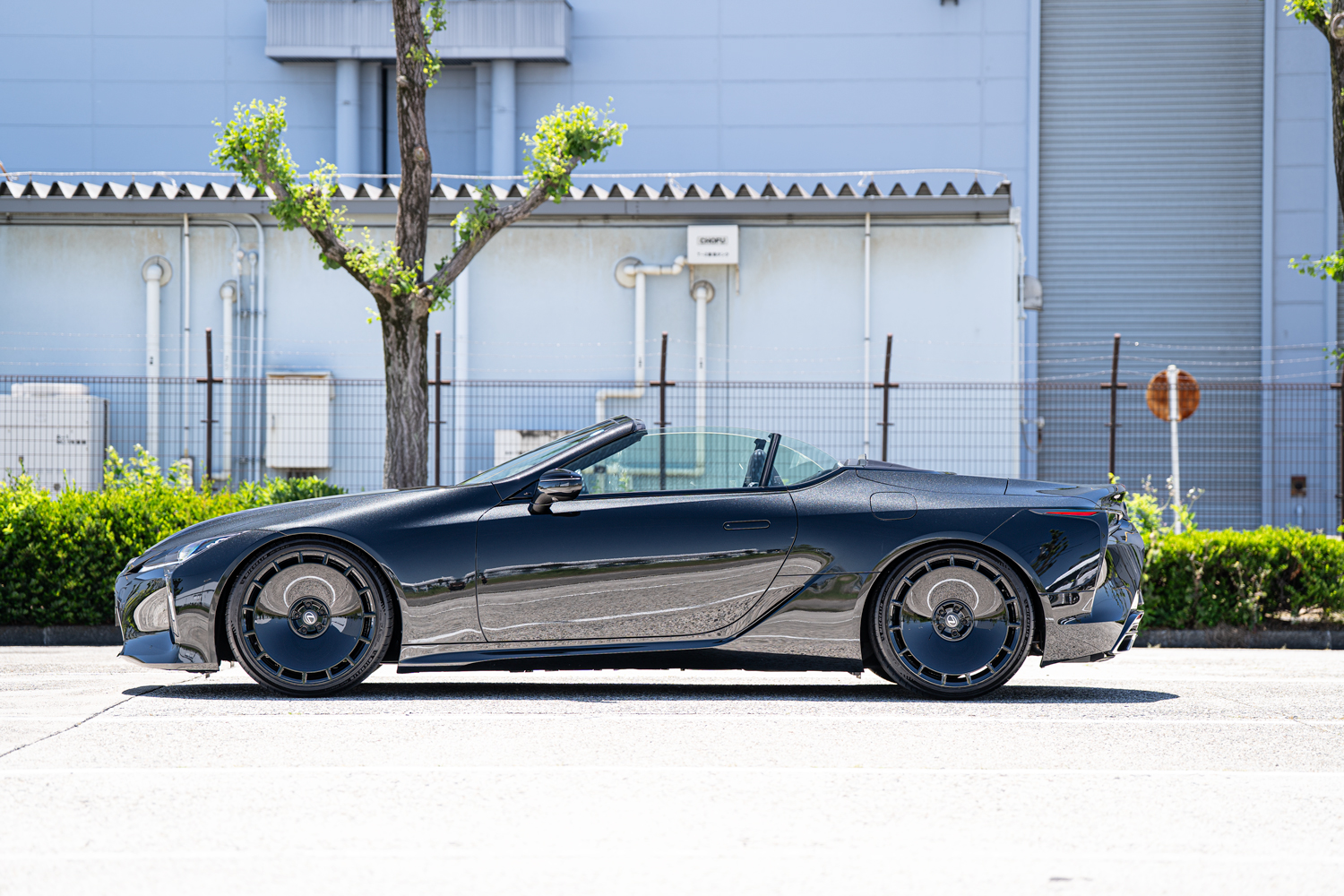 レクサス LEXUS LC500 コンバーチブル ローダウン 車高調 RS-R ホイール AKフォージド 22インチ ブラックアウト カスタム 名古屋
