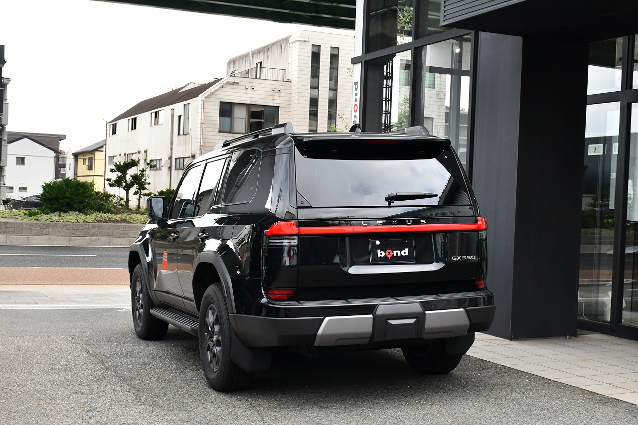ボンドカーズ名古屋 bond cars NAGOYA レクサス LEXUS GX550 在庫車 新入庫 ヘッドアップディスプレイ マークレビンソン オーバーオレイルプラス + 低走行 ブラック ベンチレーションシート シートヒーター グラファイトブラックガラスフレーク ヒッチメンバーカバー デジタルインナーミラー ヘッドアップディスプレイ ベンチレーションシート クールボックス 三眼LEDヘッドライト ダウンヒルアシストコントロール ムーンルーフ