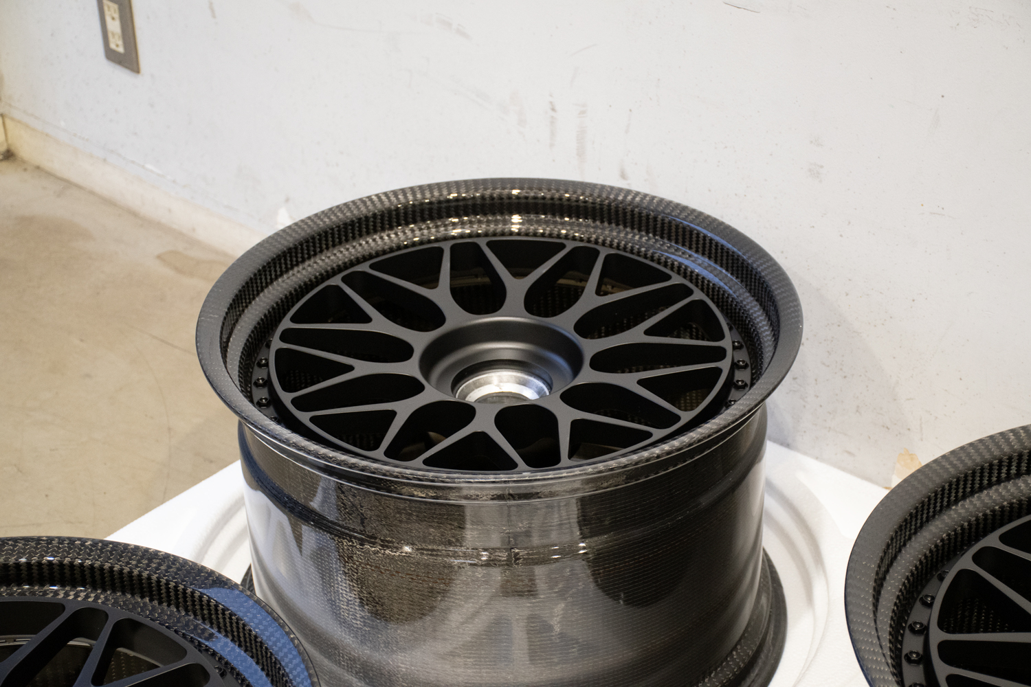 HRE アメ鍛 CRBN カーボンリム クラシック300 ポルシェ 992GT3RS 中古ホイール カスタム 名古屋