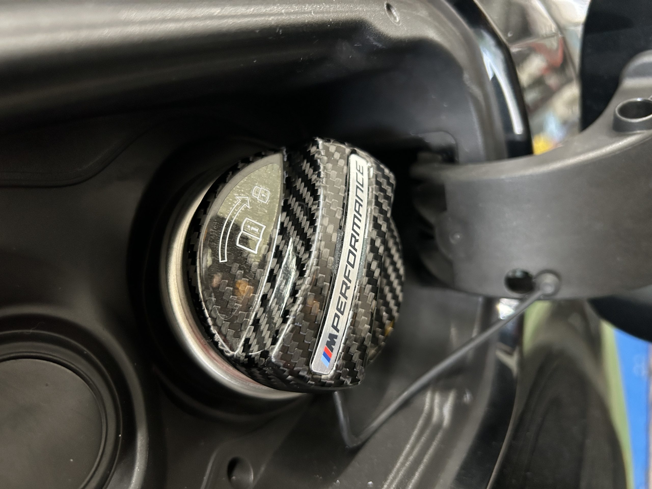 BMW MPerformance M3 Mパフォ カーボンヒューエルキャップ