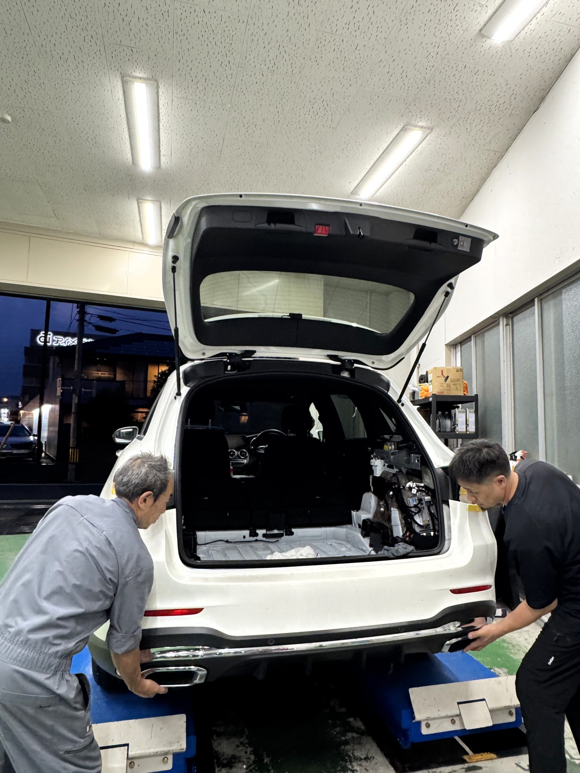 メルセデスベンツ GLC GLC220d ヒッチメンバー MercedesBenz トレーラー けん引