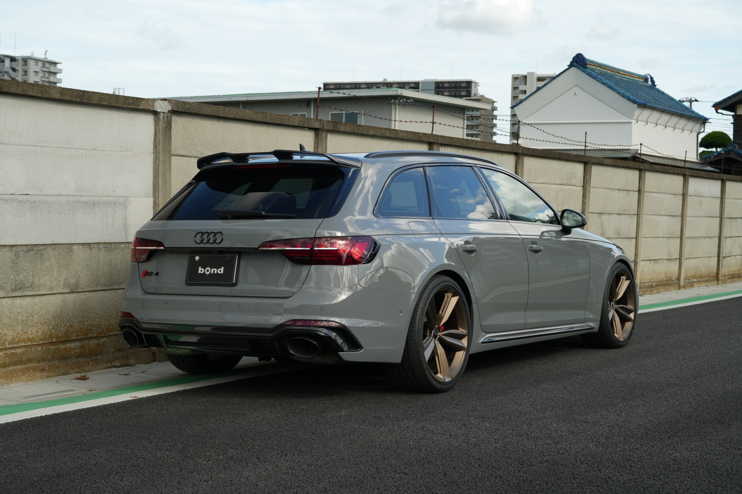 Audi アウディ RS4 RS4アバント CTカーボン CTCarbon ルーフスポイラー